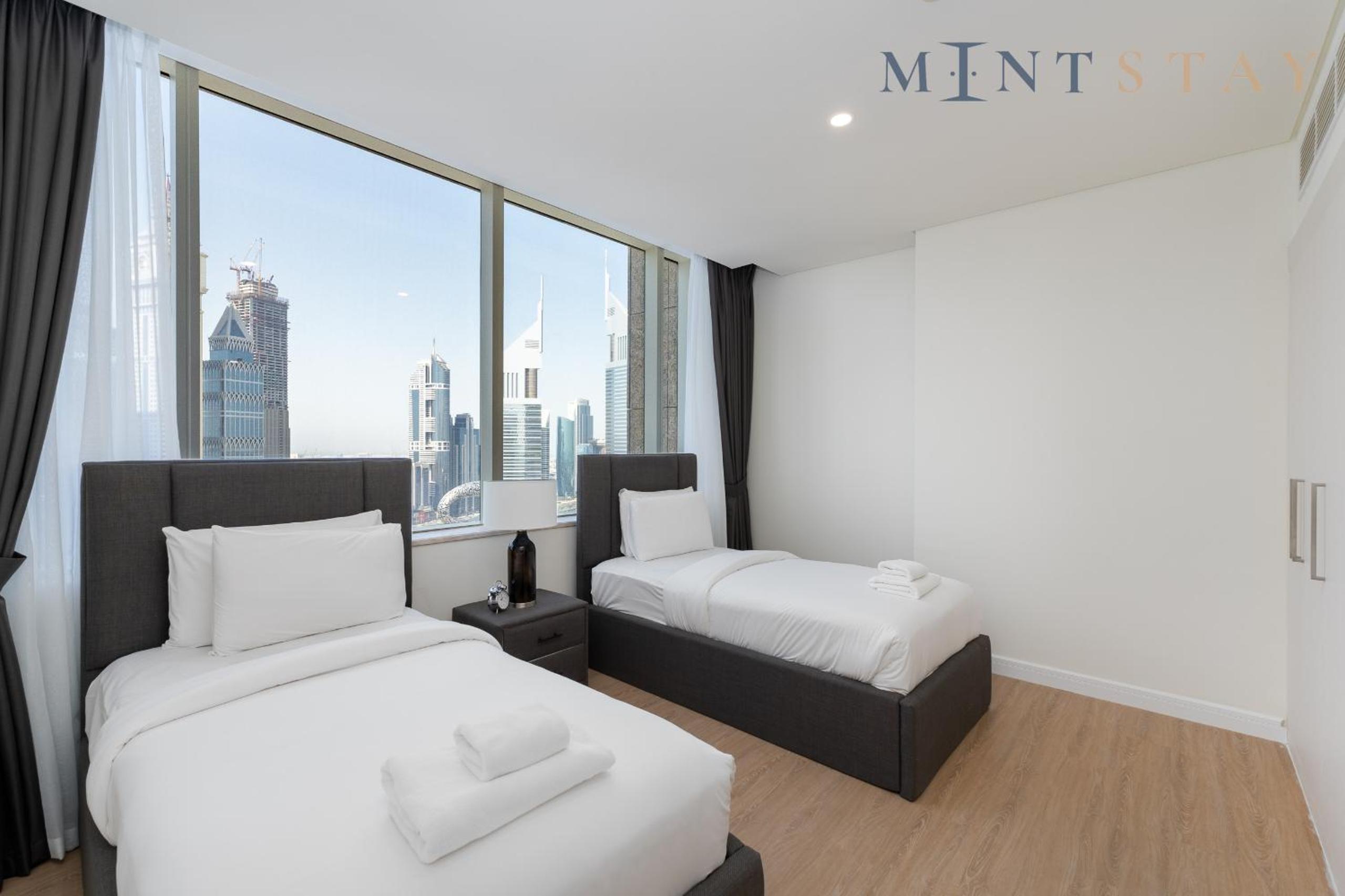 Sky Gardens, Park Avenue, DIFC - Mint Stay