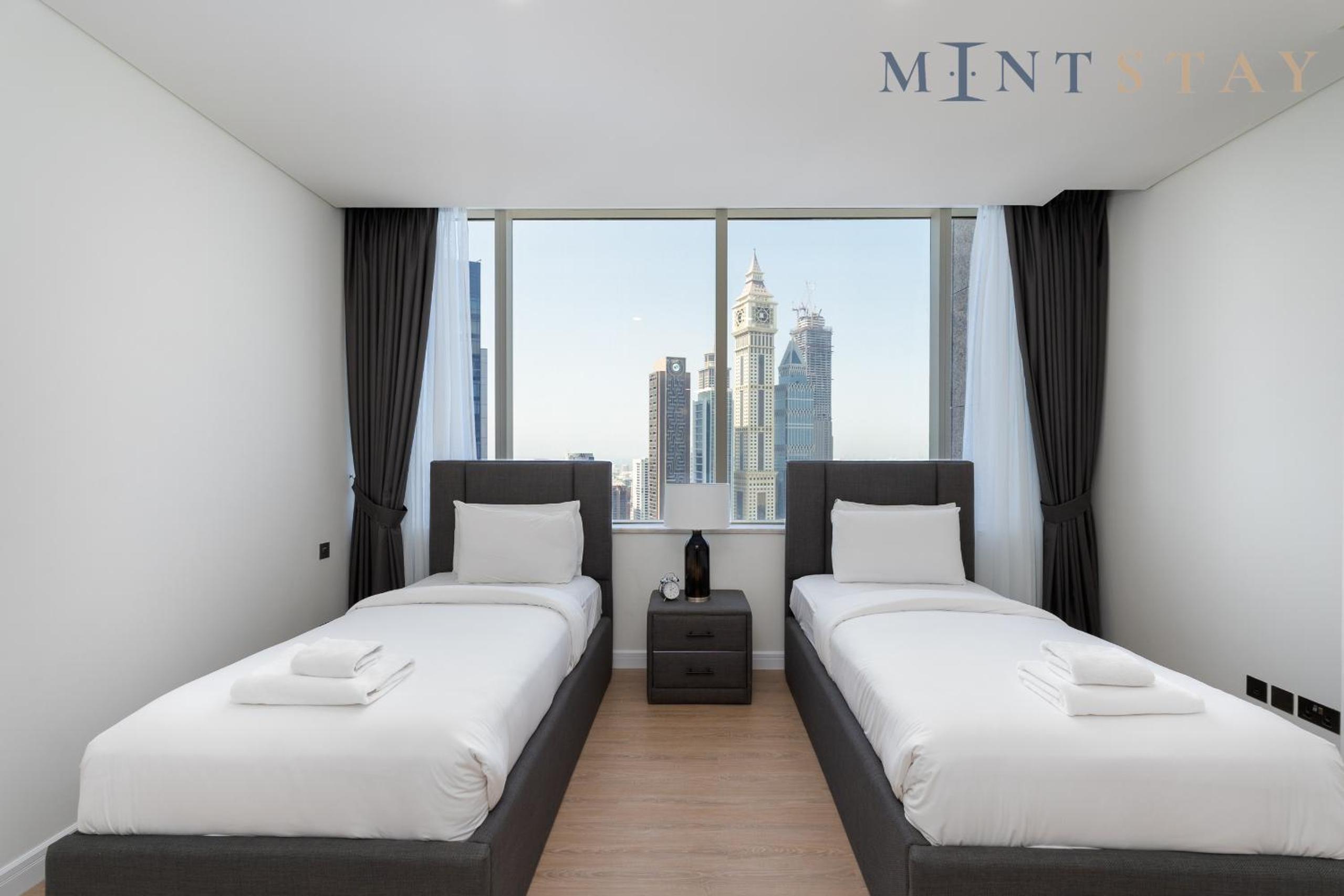 Sky Gardens, Park Avenue, DIFC - Mint Stay