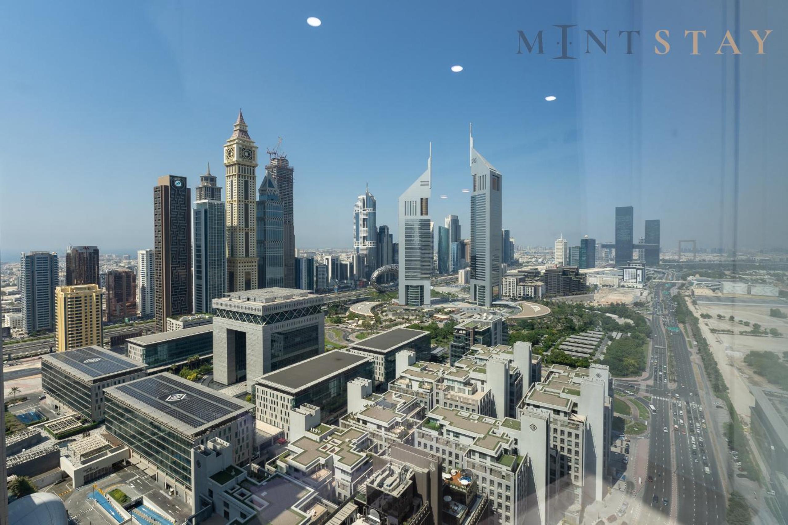 Sky Gardens, Park Avenue, DIFC - Mint Stay