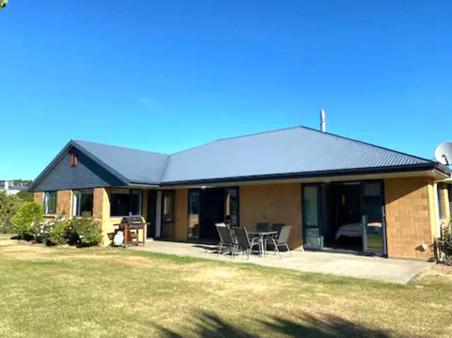 Lake Wānaka Retreat view 3