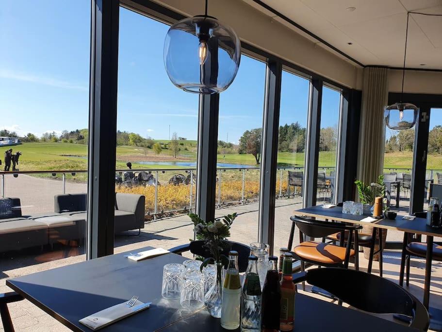 Skønt Sommerhus Golfhytte midt i skønne omgivelser