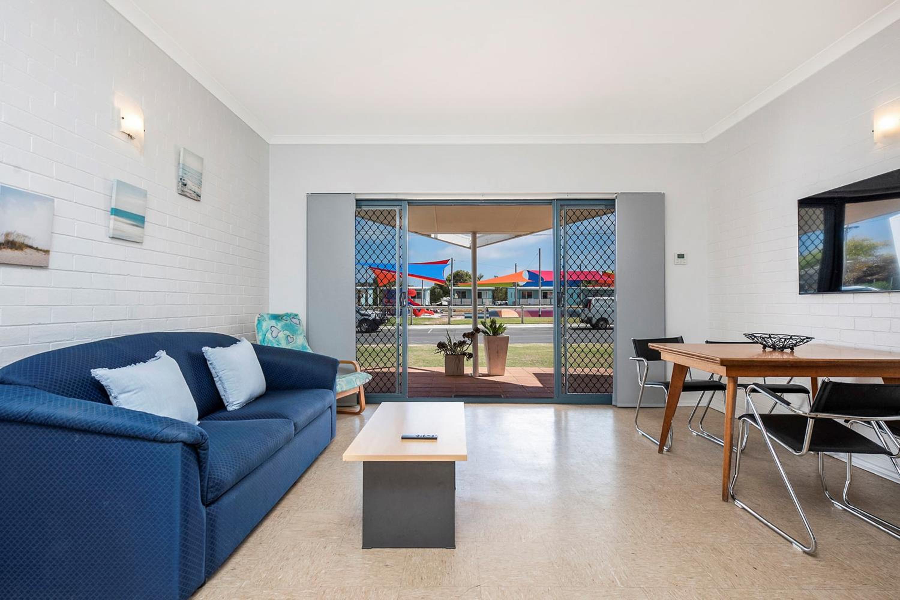 Windsurfer Beach Chalet 3