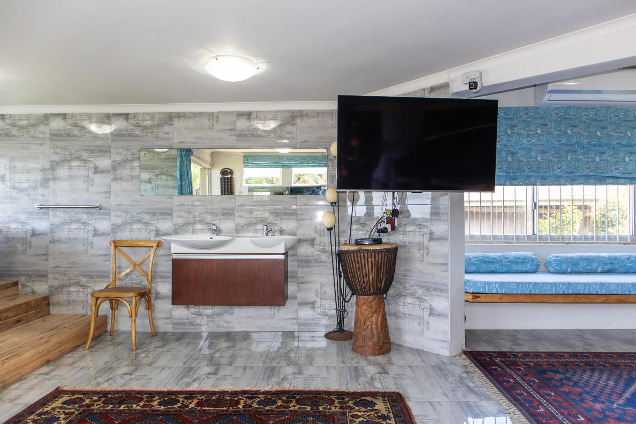 305 Guest House