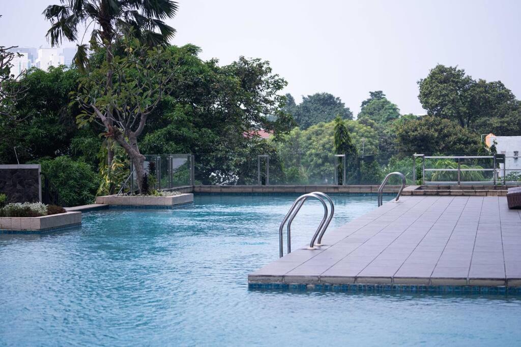 Trivana Pool View 3BR Senayan view 5