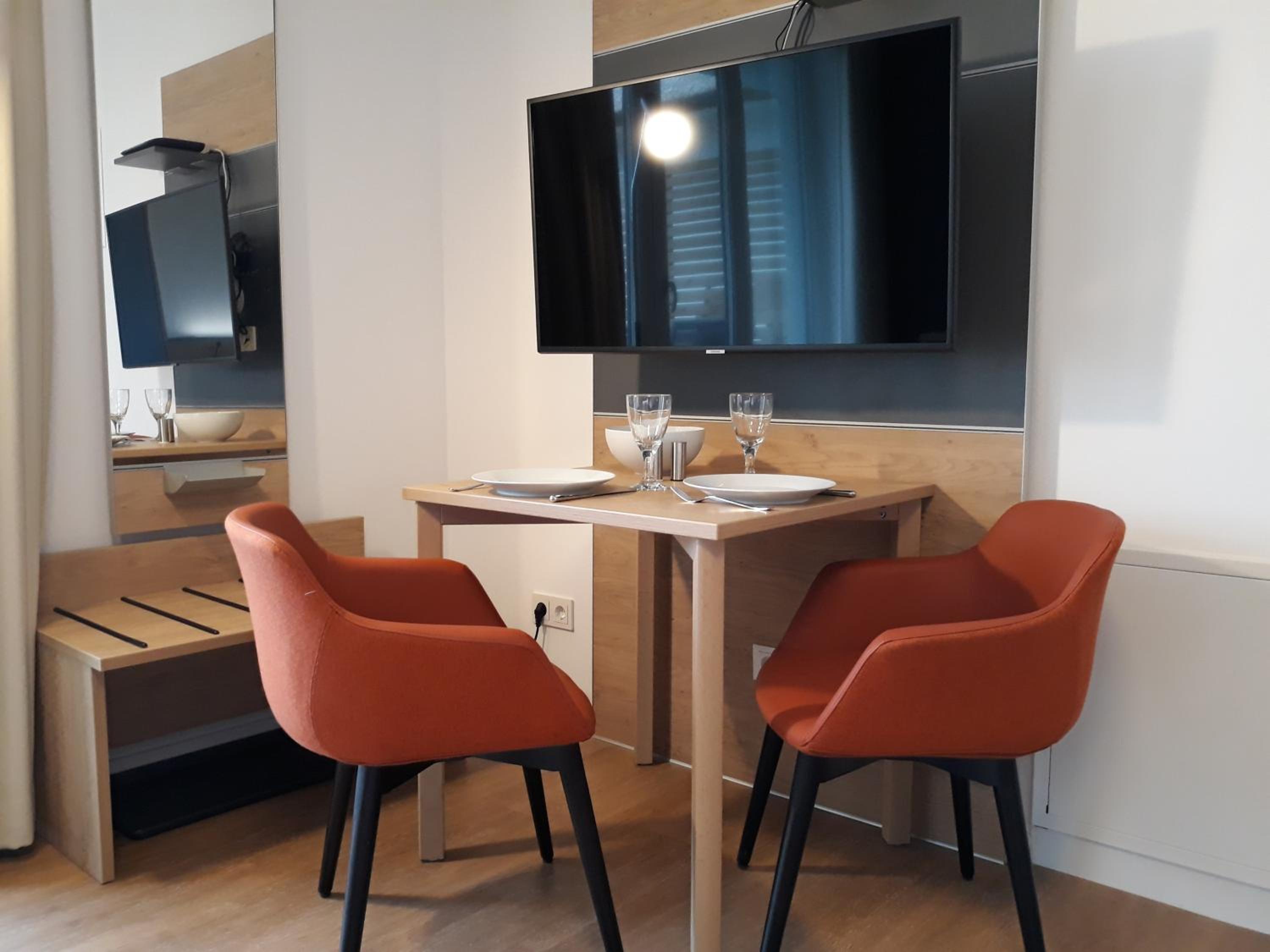 Komfort trifft Idylle - Ferienwohnung mit Seeblick