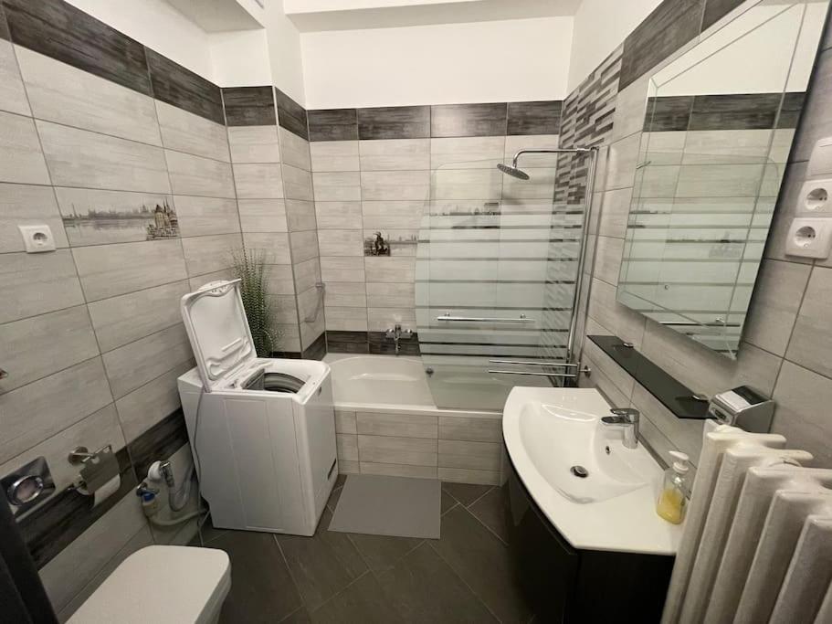 Charles' Haven in the Heart of Budapest view 5