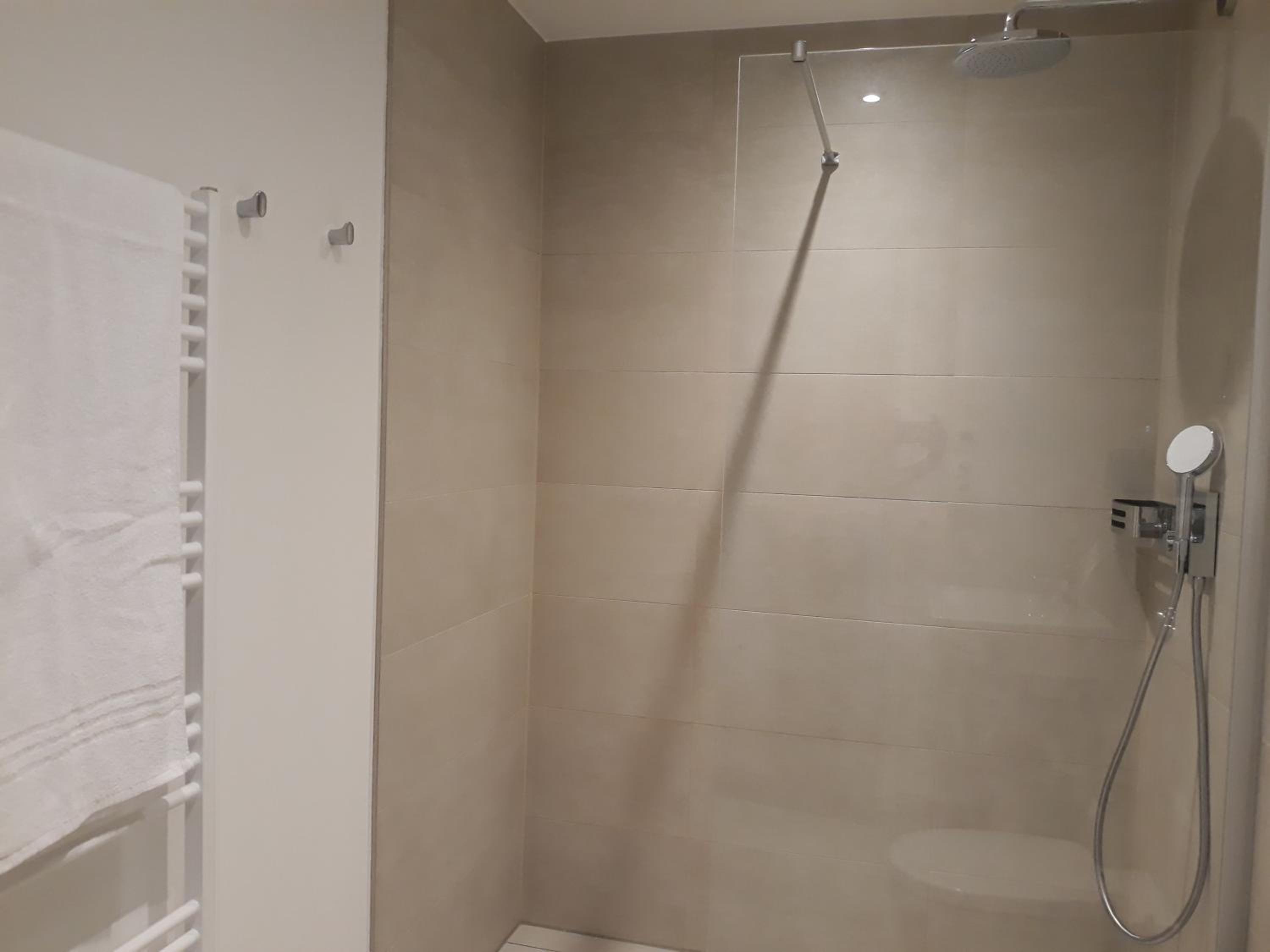 Komfort trifft Idylle - Ferienwohnung mit Seeblick
