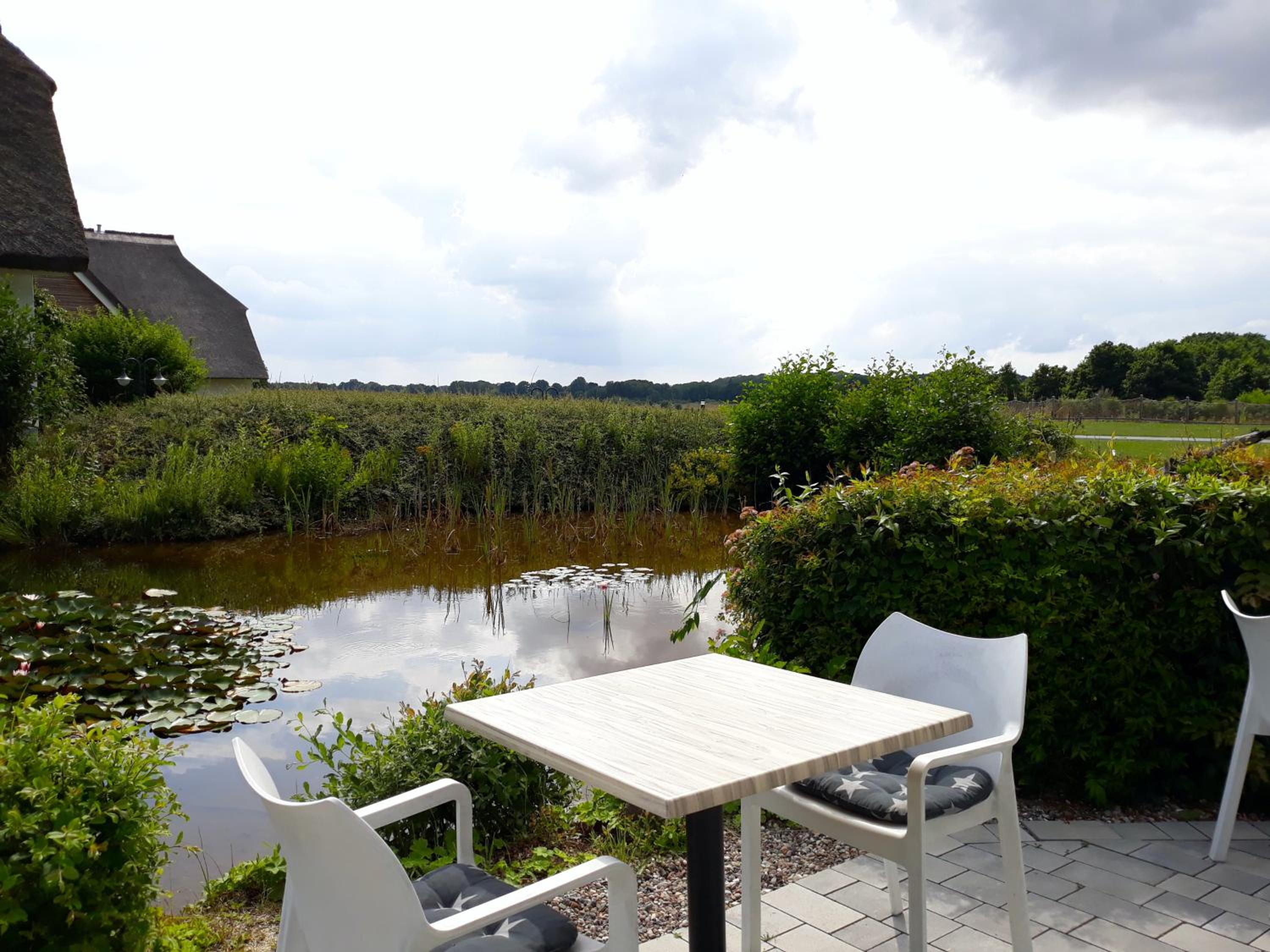 Komfort trifft Idylle - Ferienwohnung mit Seeblick