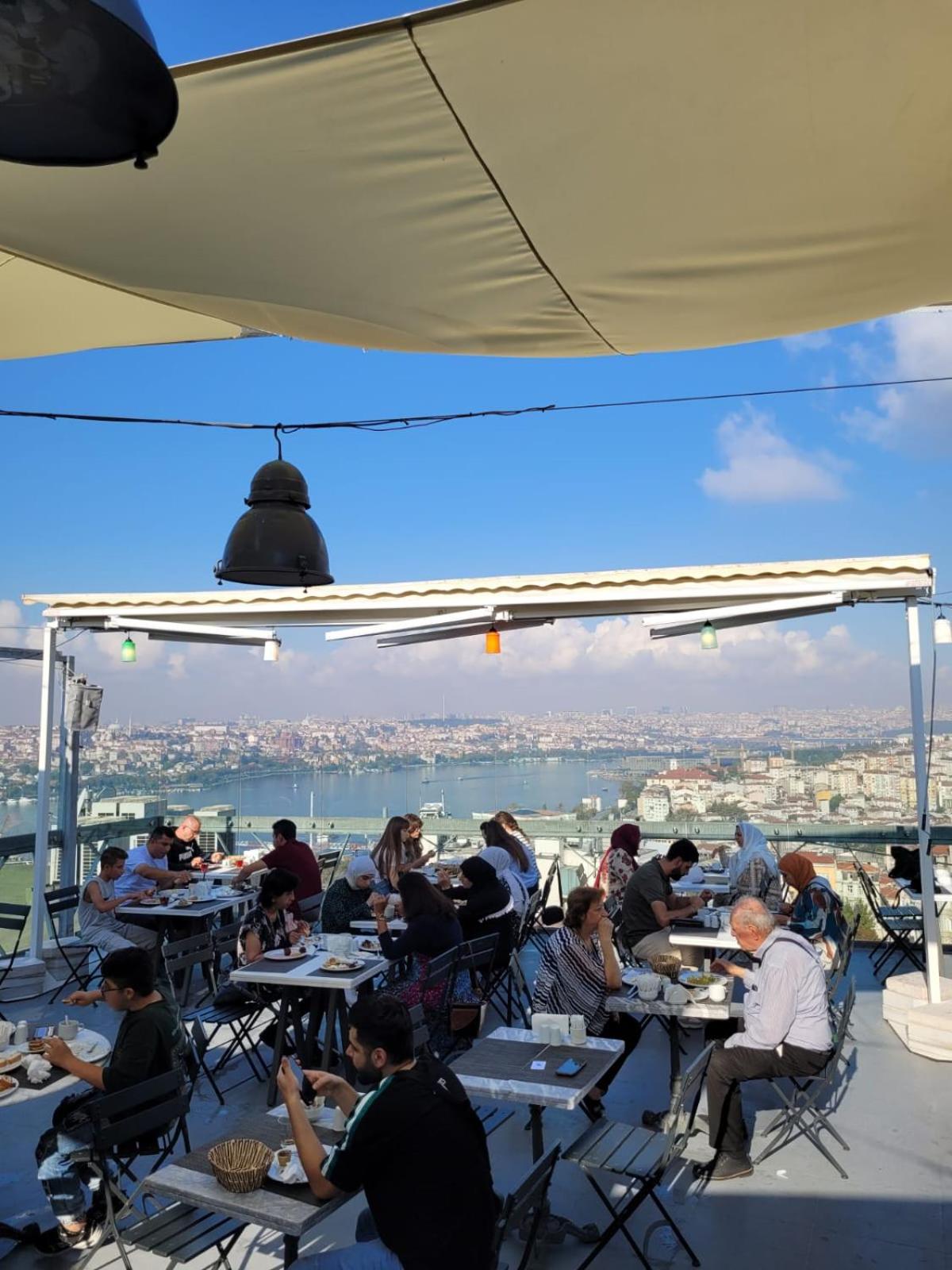 Tulip City Hotel - Image 11