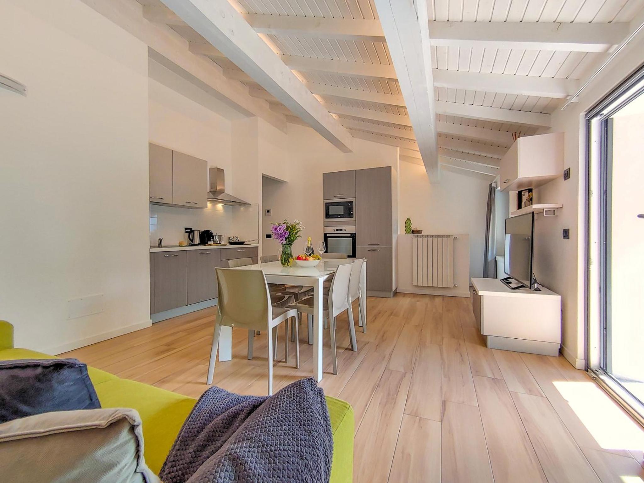 Dascio Salute Ferienwohnung mit Panorama Balkon am See