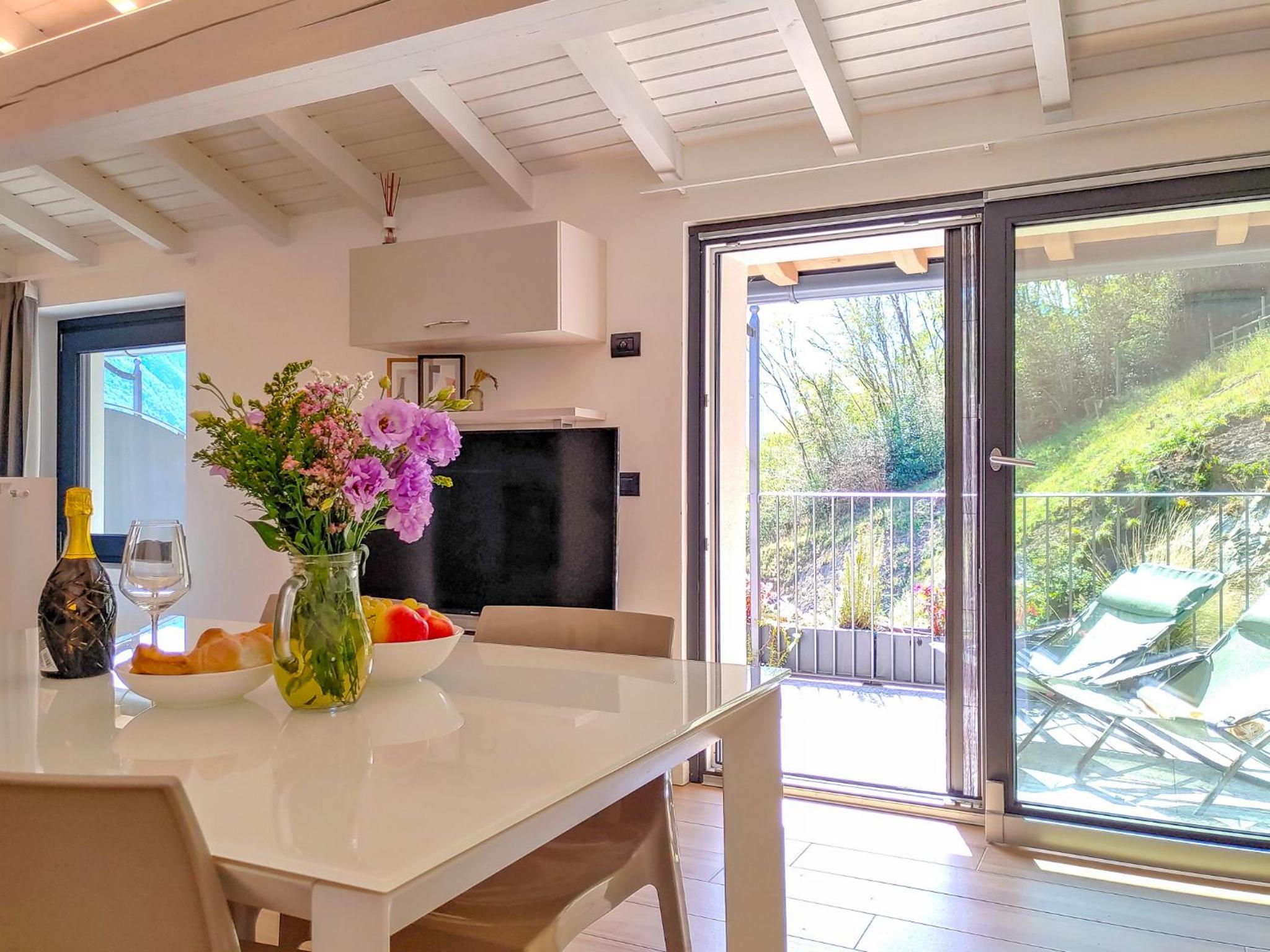 Dascio Salute Ferienwohnung mit Panorama Balkon am See