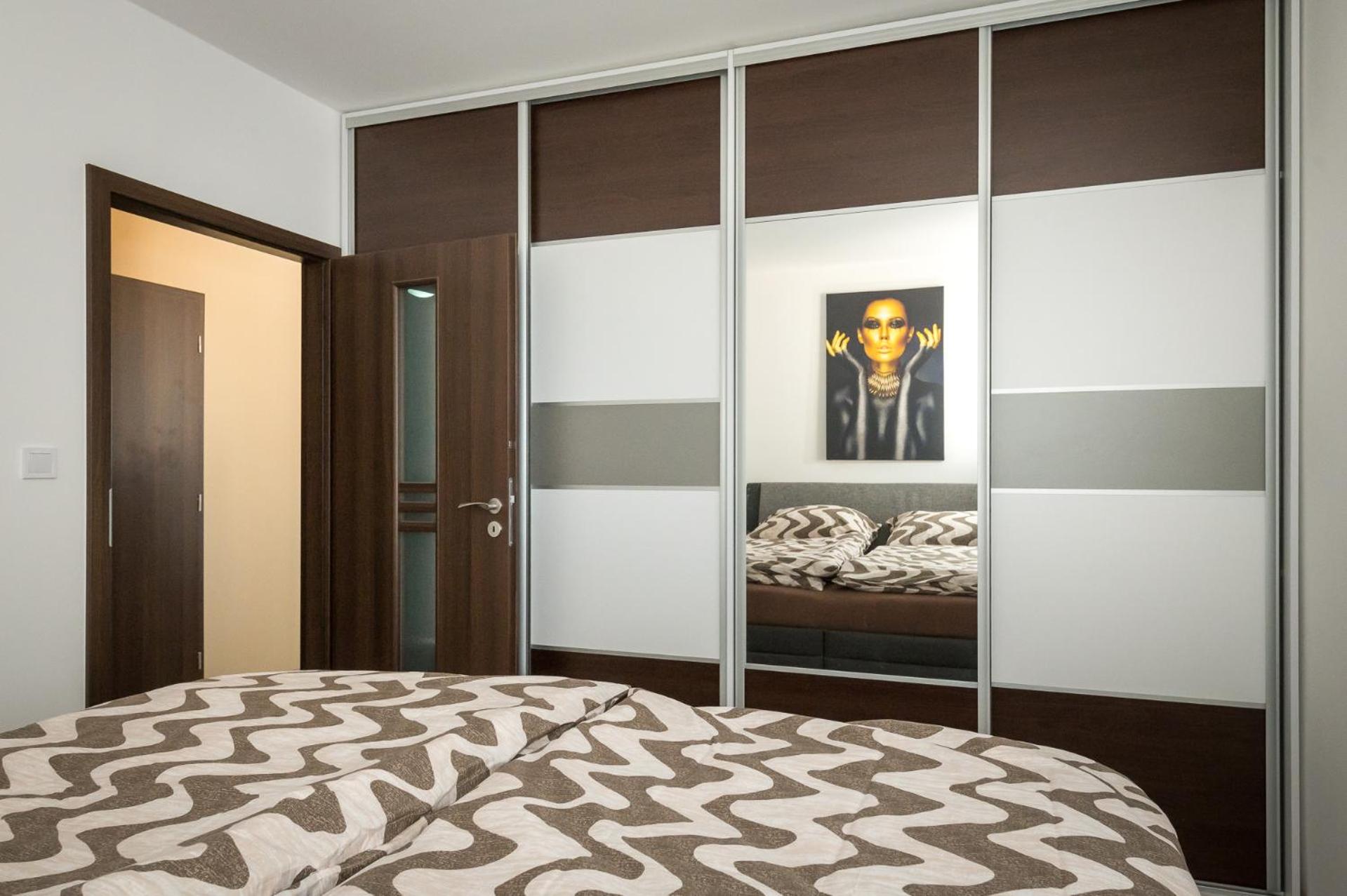 3 rooms Luxury apartment with private parking