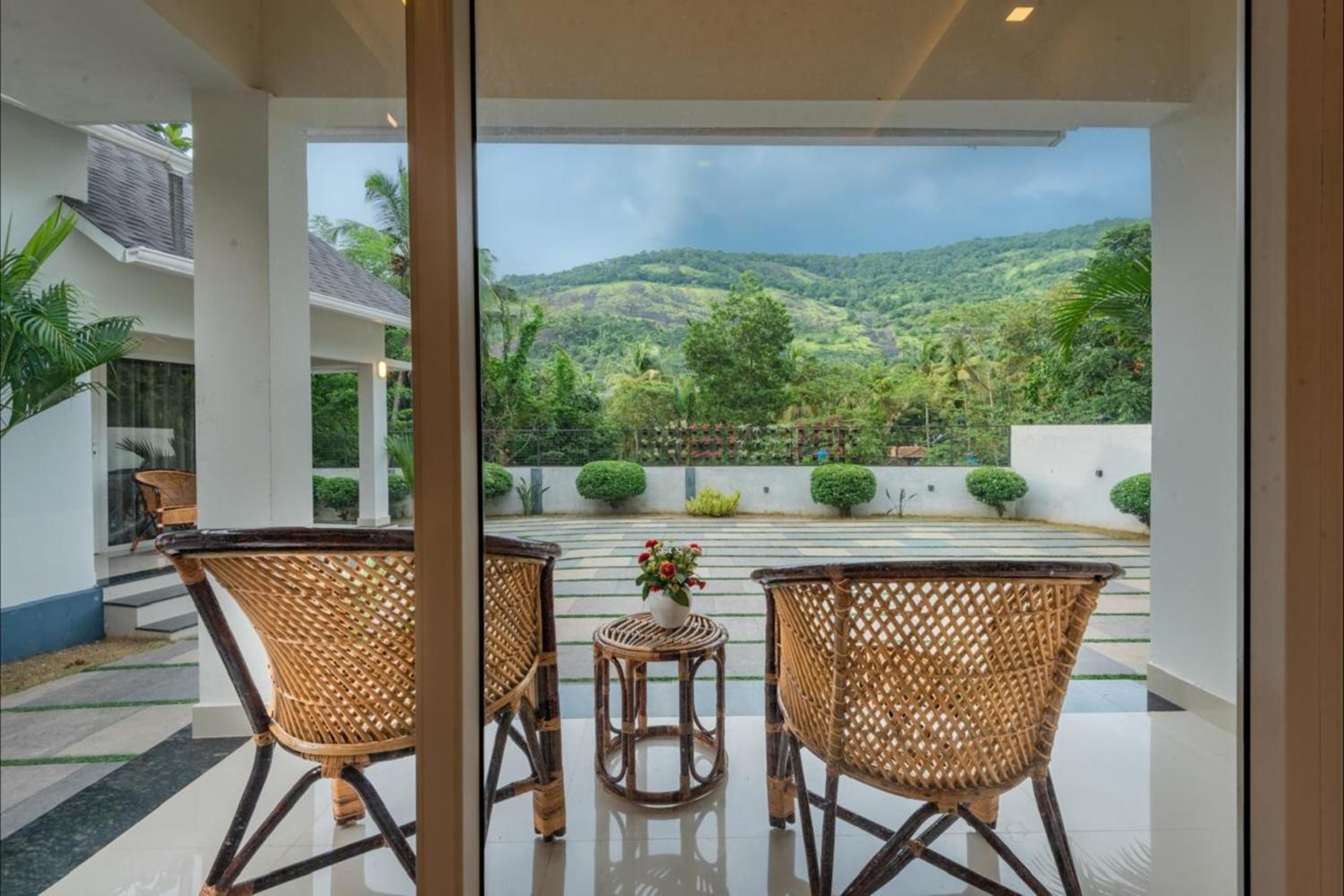 Abrigo Resorts