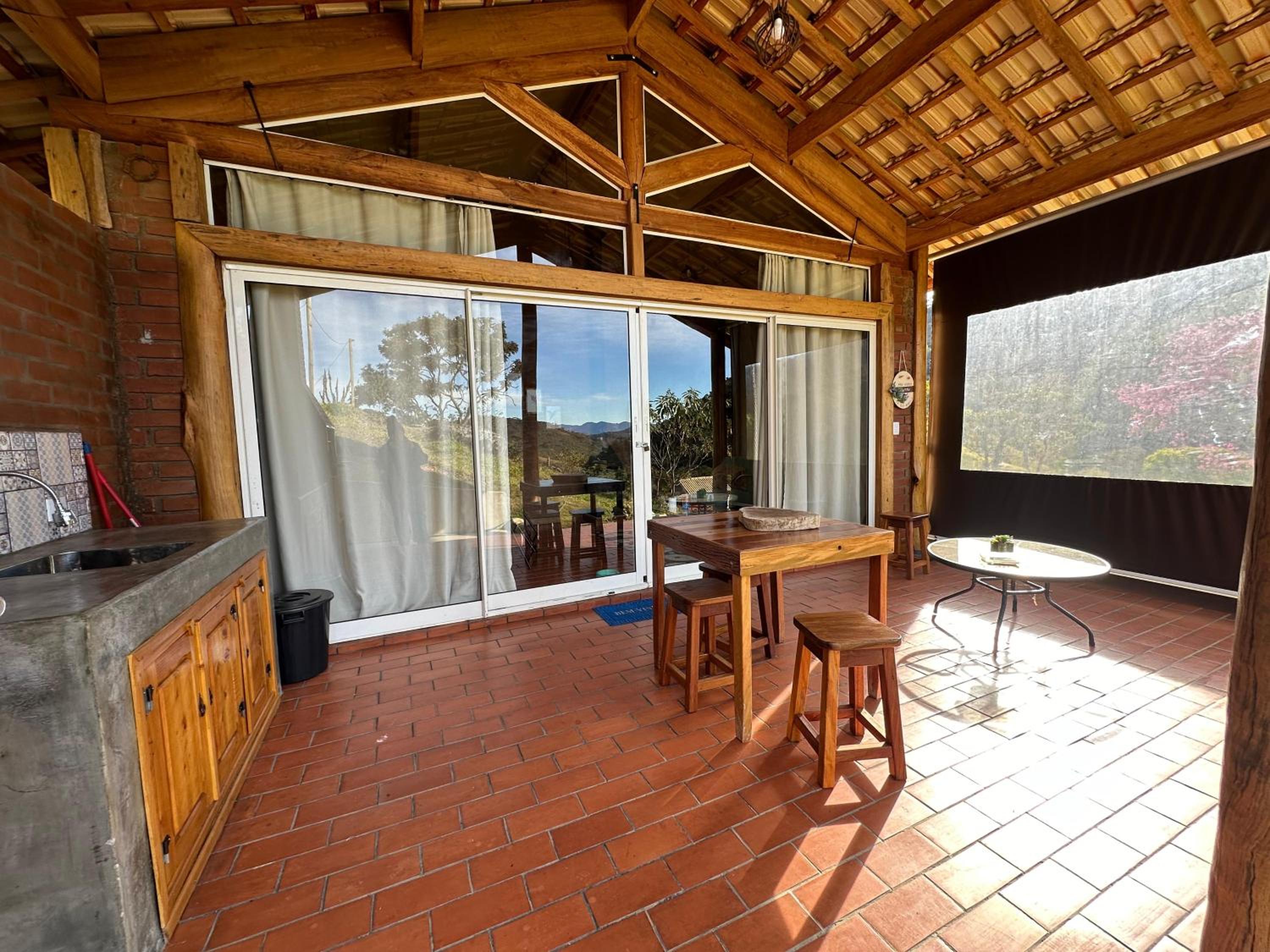 Chalé Jequitiba, hidro, lareira, natureza, Sul de Minas, Café da manhã