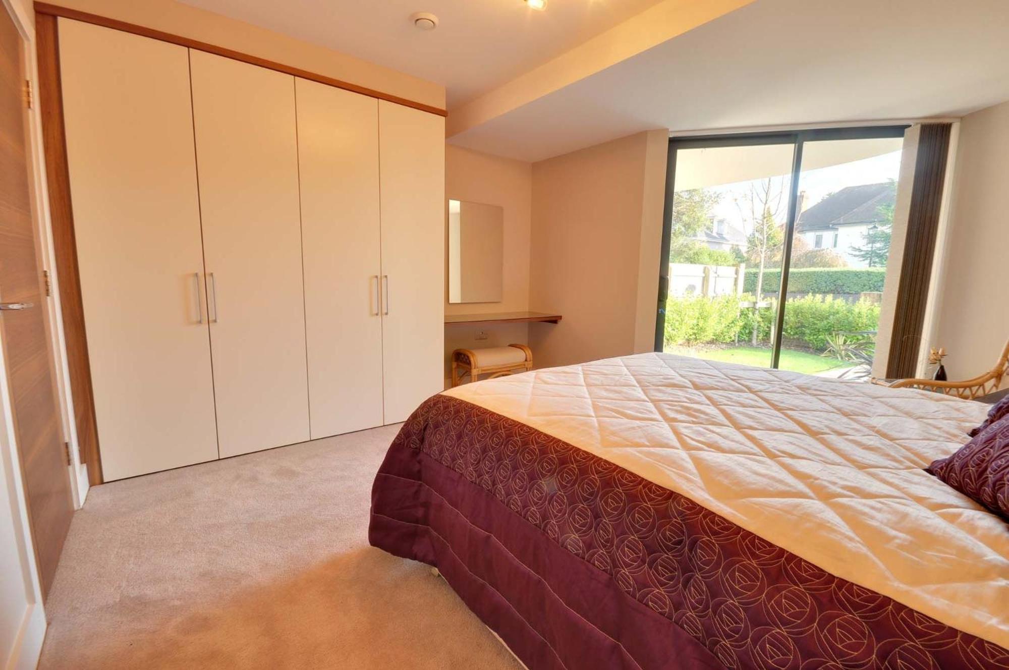 Four bedroom beachside villa with two balconies and garden view 4