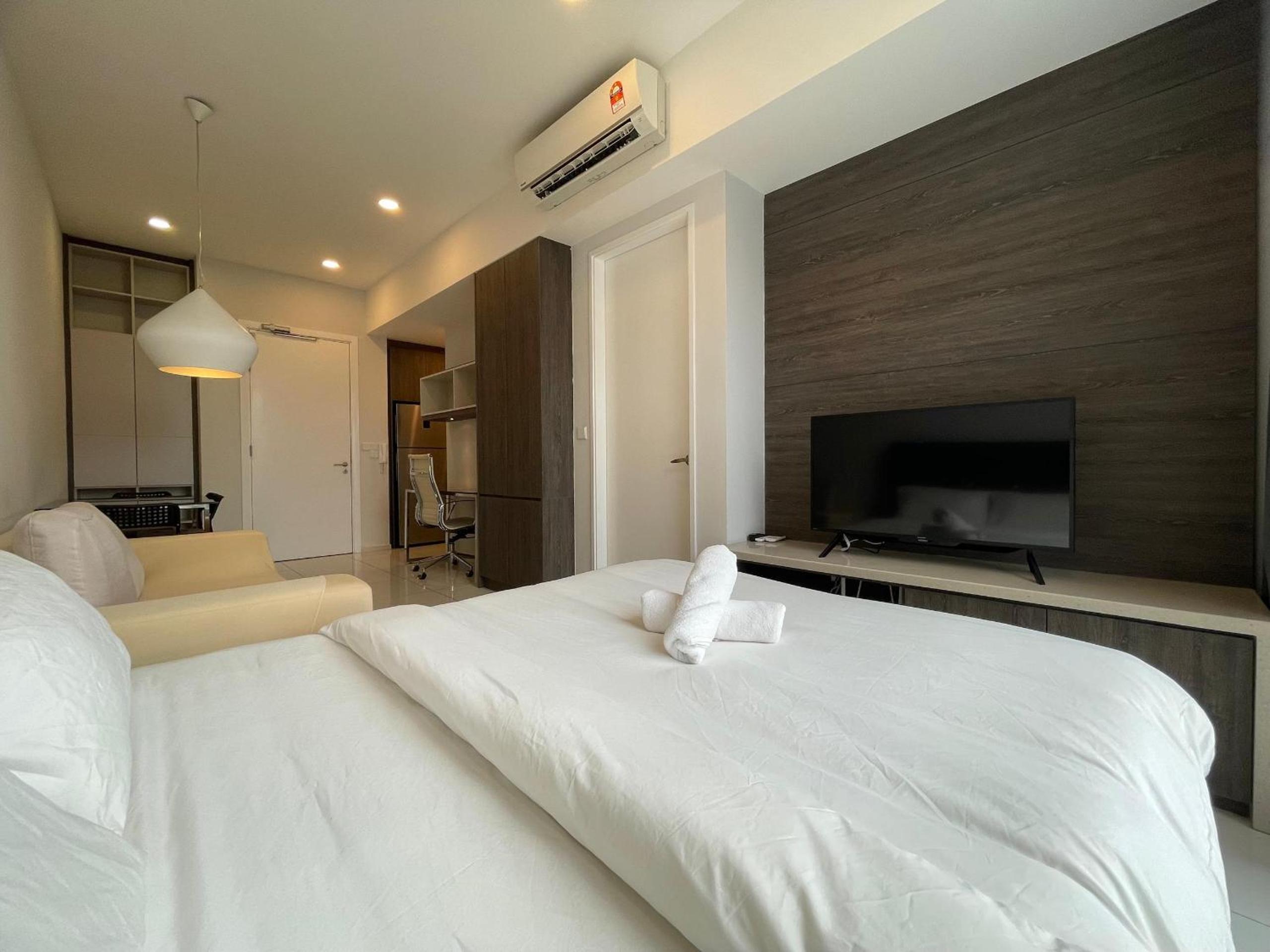 The Robertson-Bukit Bintang by PILLOWTALKS
