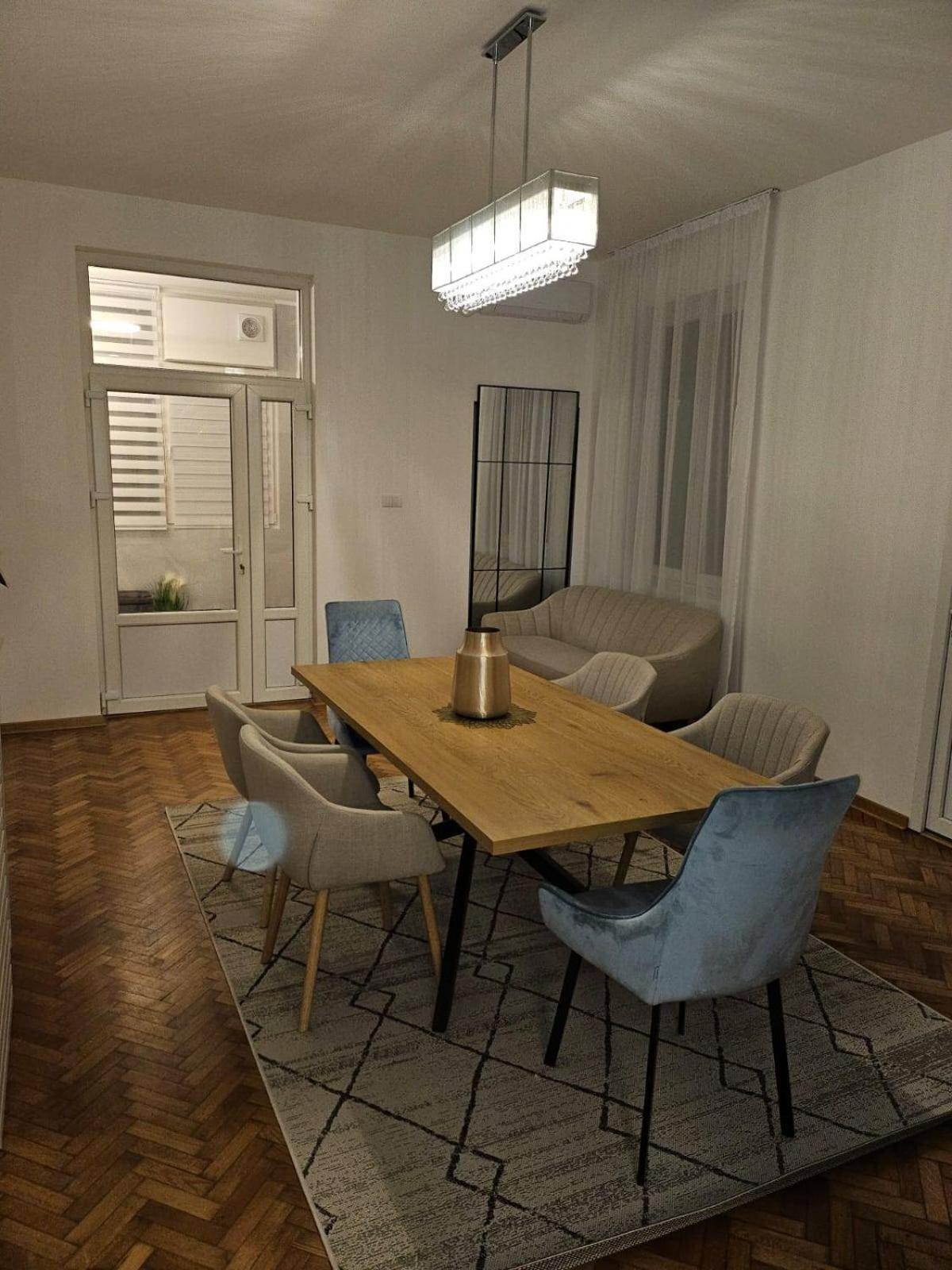 ForS Downtown Lux Apartment view 3