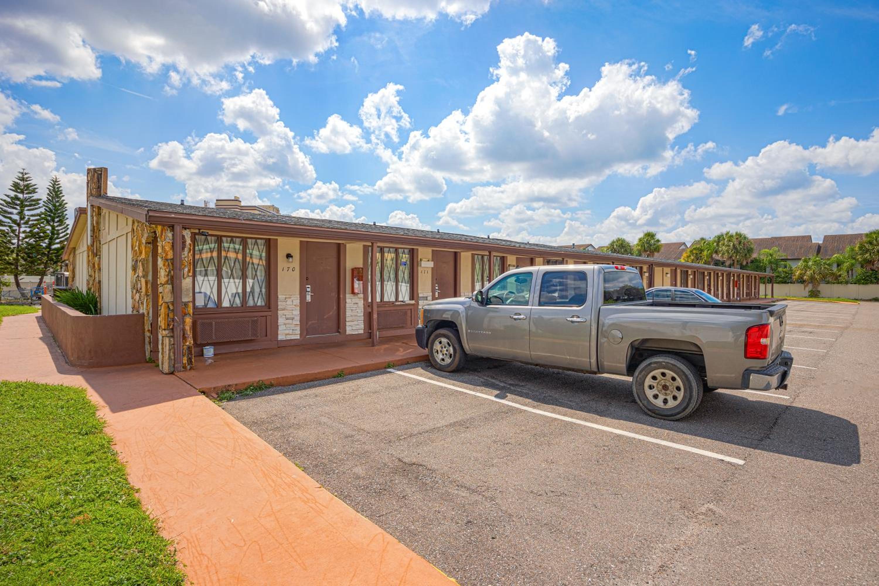 Liberty Inn and Suites Kissimmee near Disney World