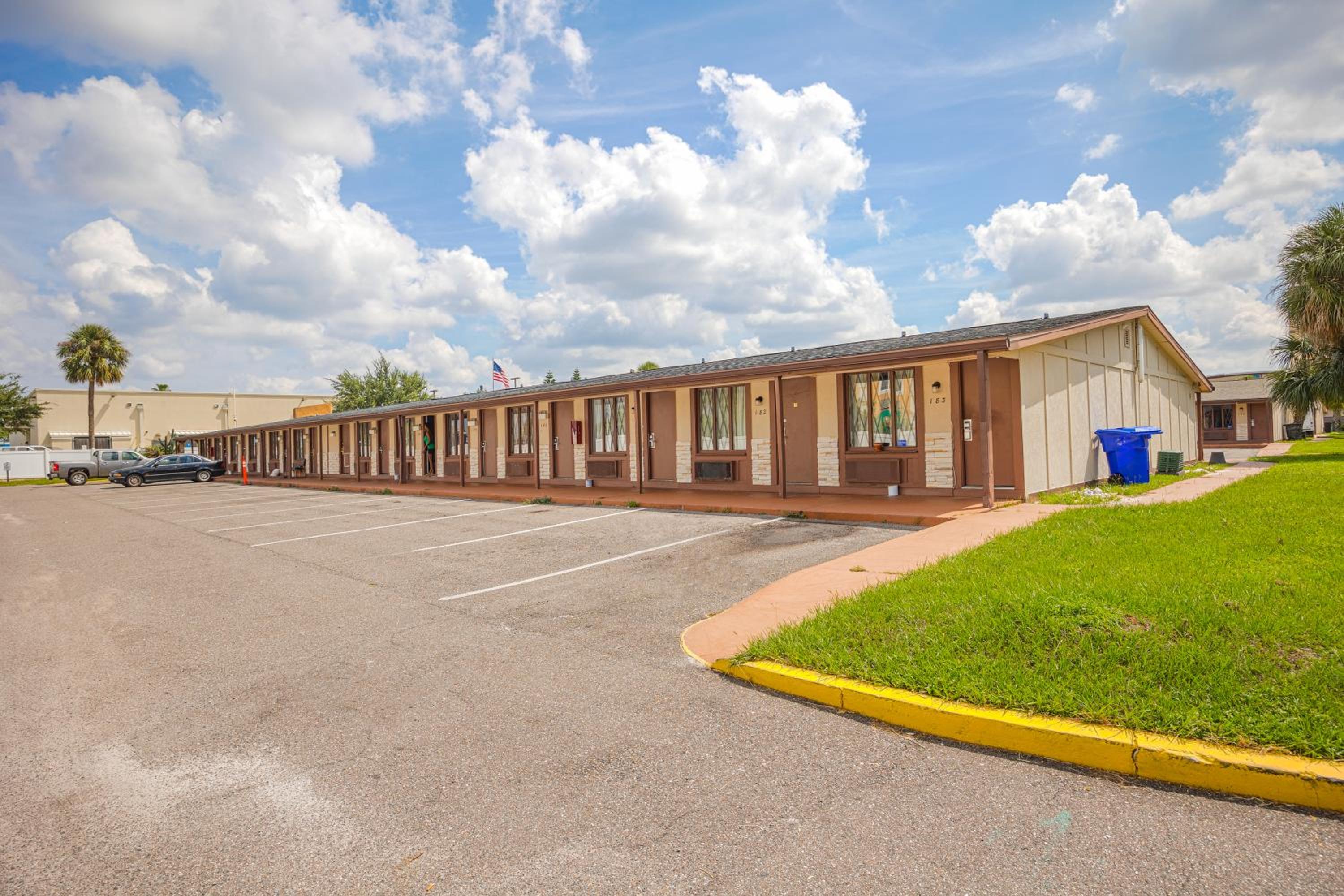 Liberty Inn and Suites Kissimmee near Disney World