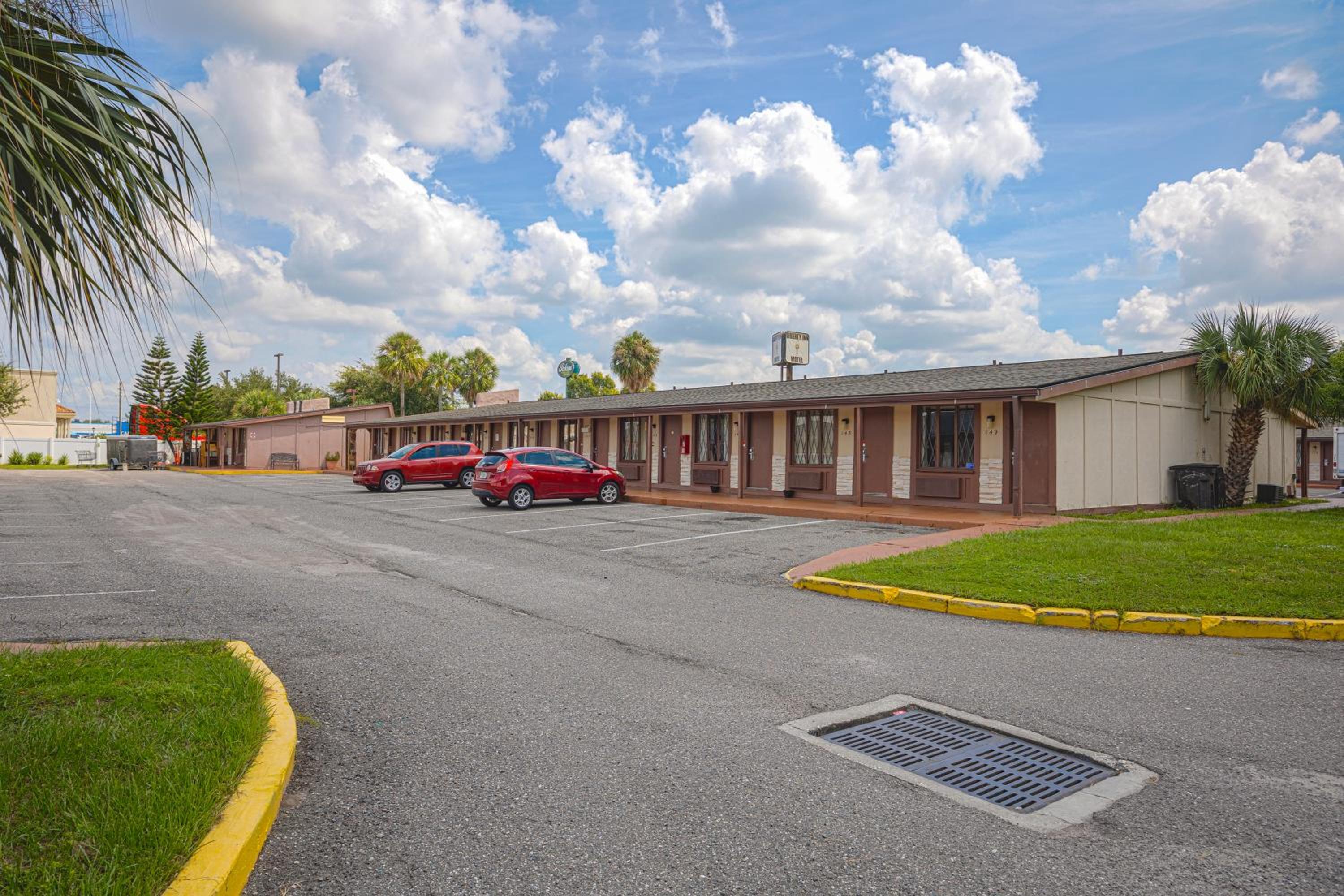 Liberty Inn and Suites Kissimmee near Disney World