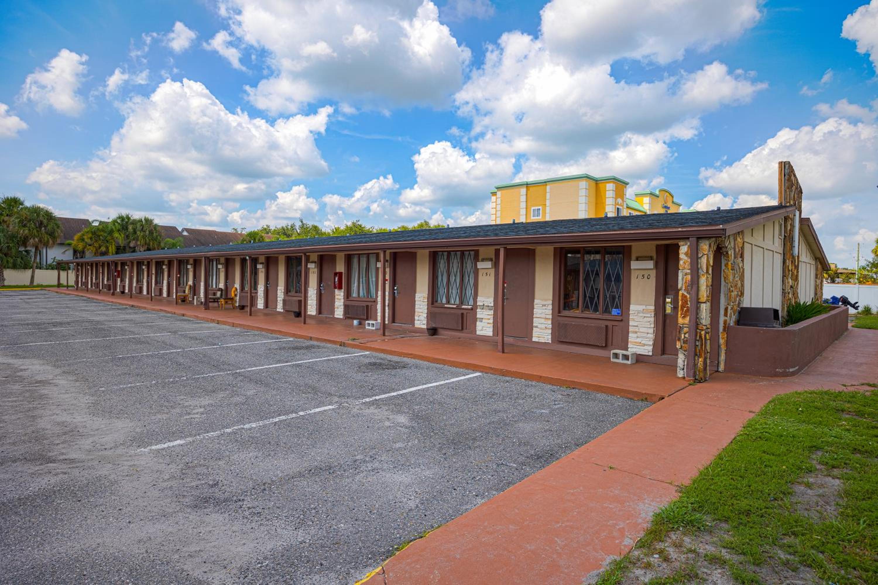 Liberty Inn and Suites Kissimmee near Disney World