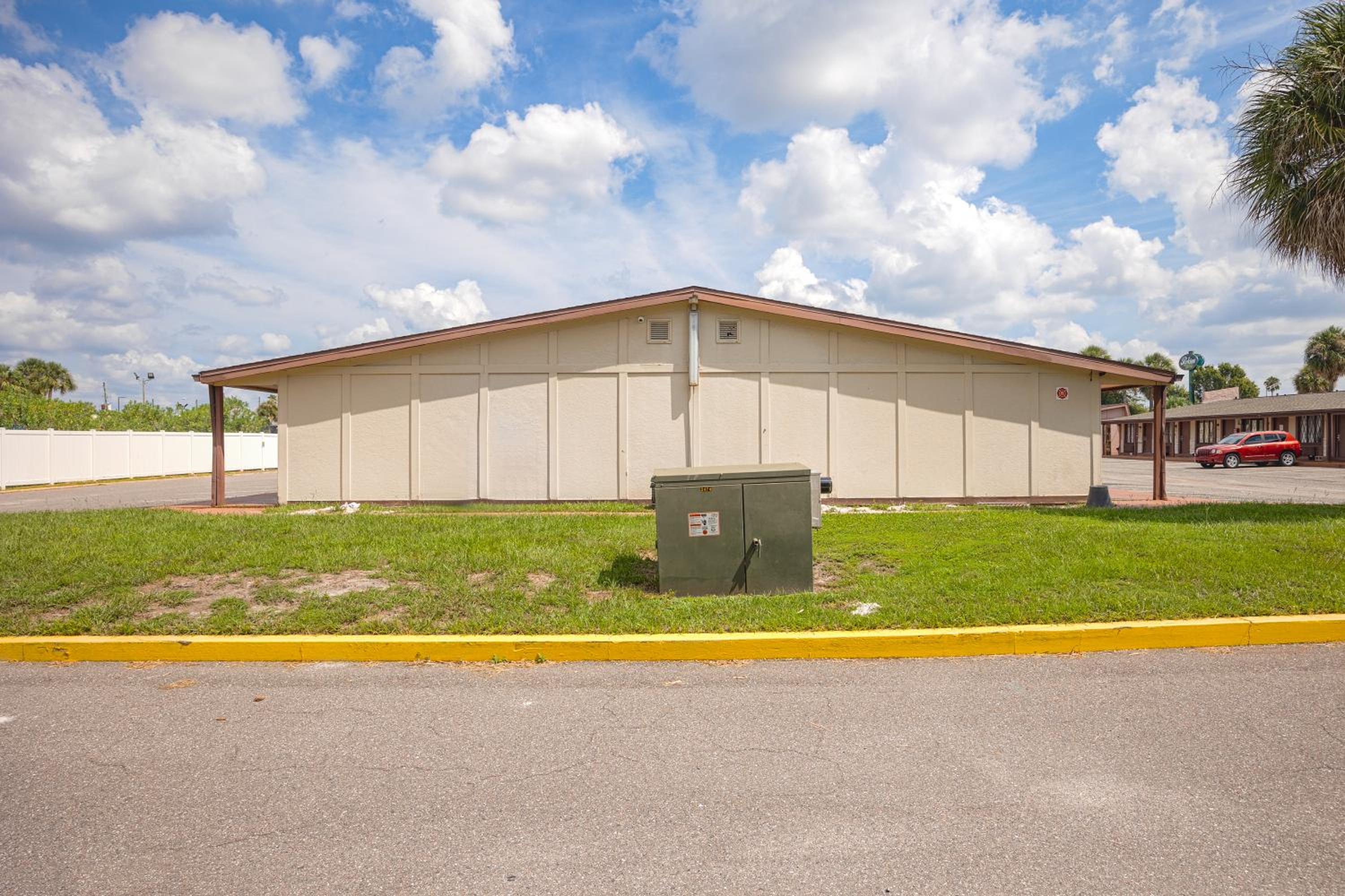 Liberty Inn and Suites Kissimmee near Disney World