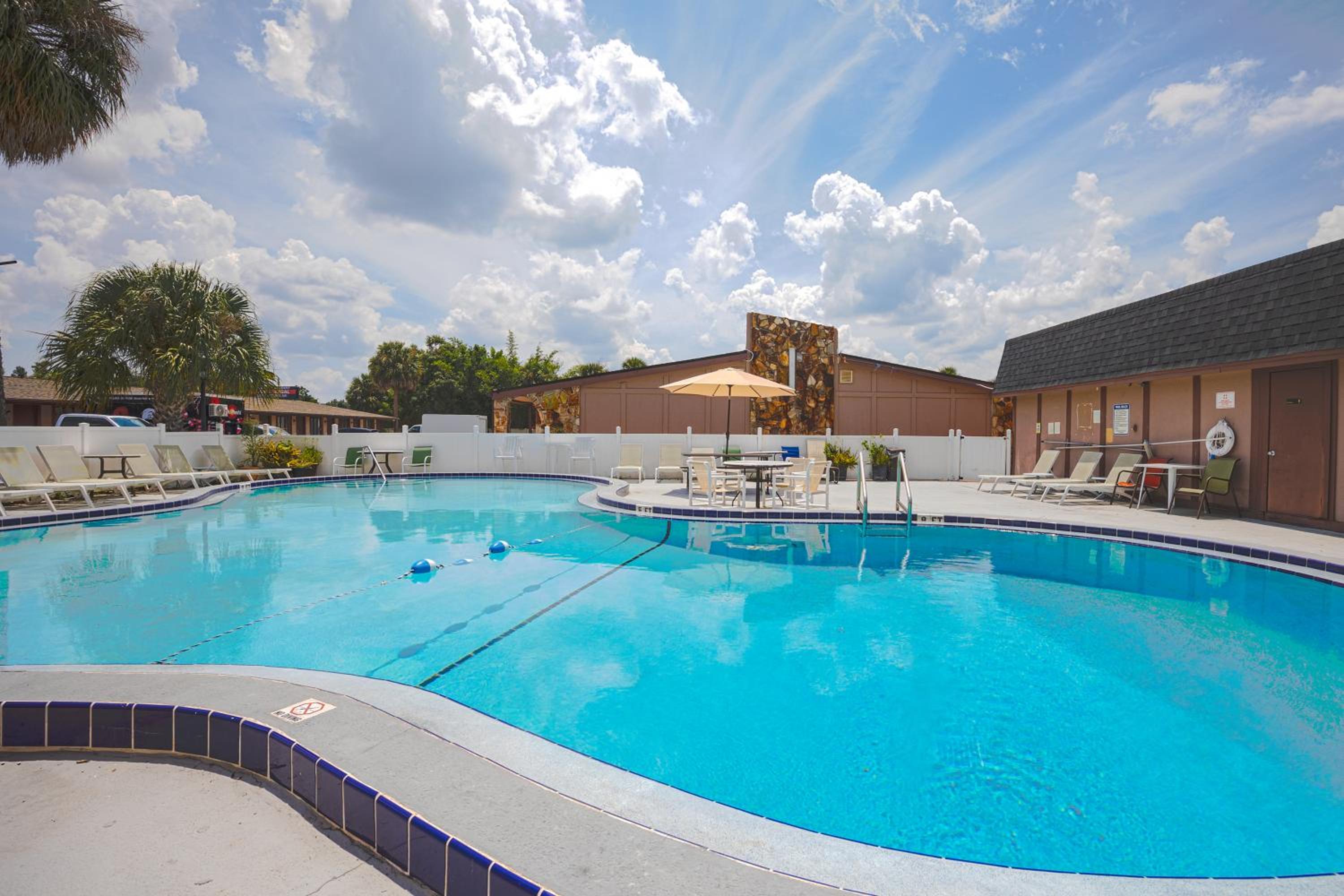 Liberty Inn and Suites Kissimmee near Disney World