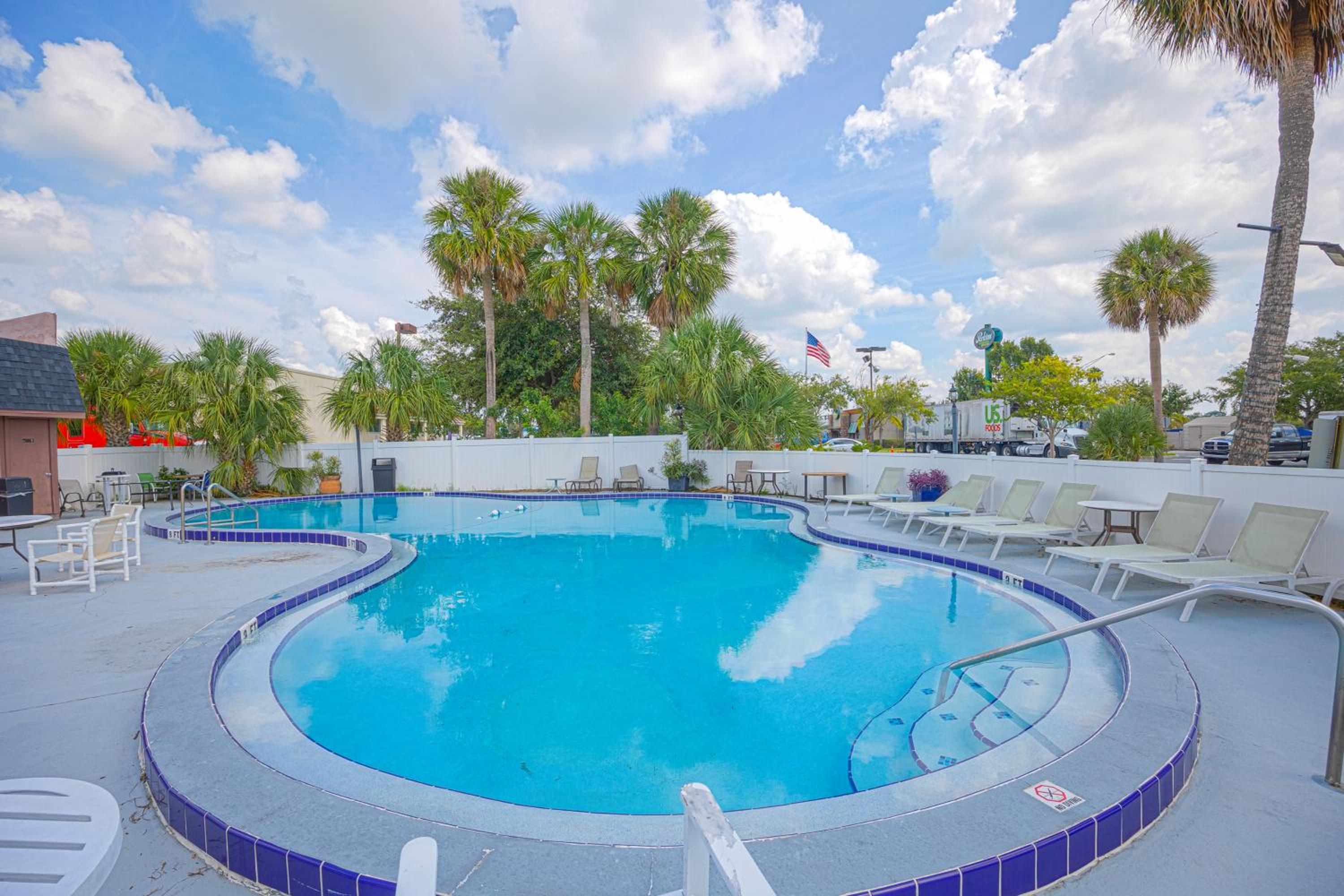 Liberty Inn and Suites Kissimmee near Disney World