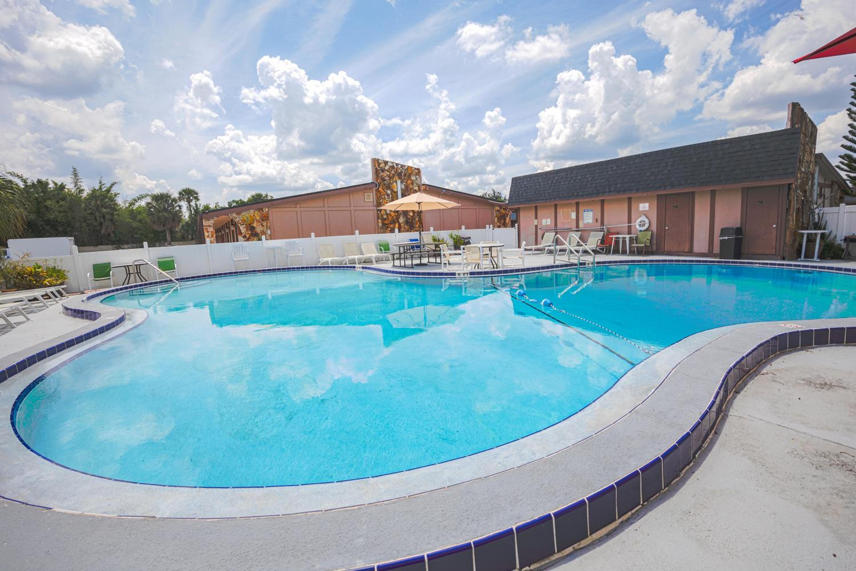 Liberty Inn and Suites Kissimmee near Disney World