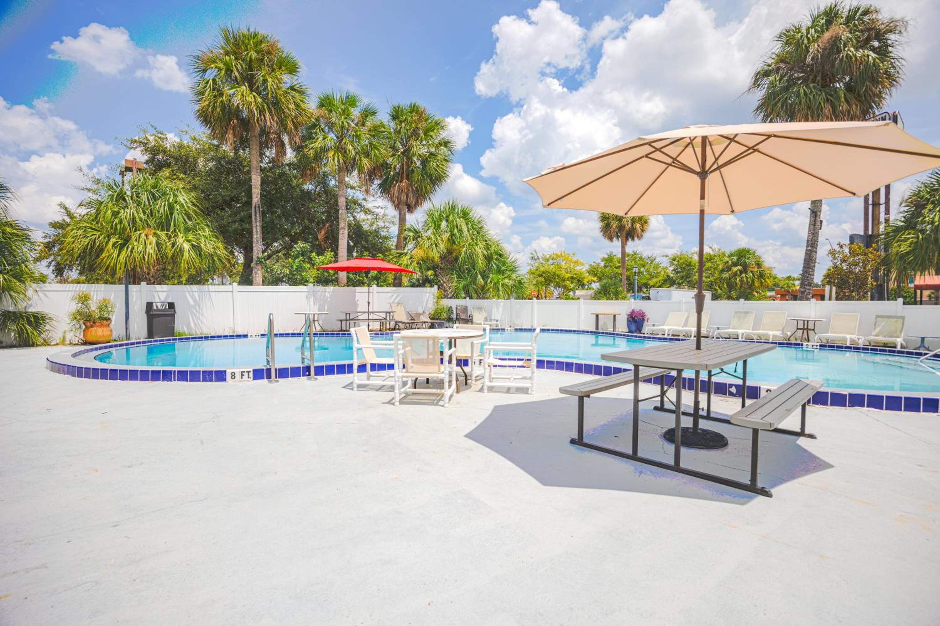 Liberty Inn and Suites Kissimmee near Disney World