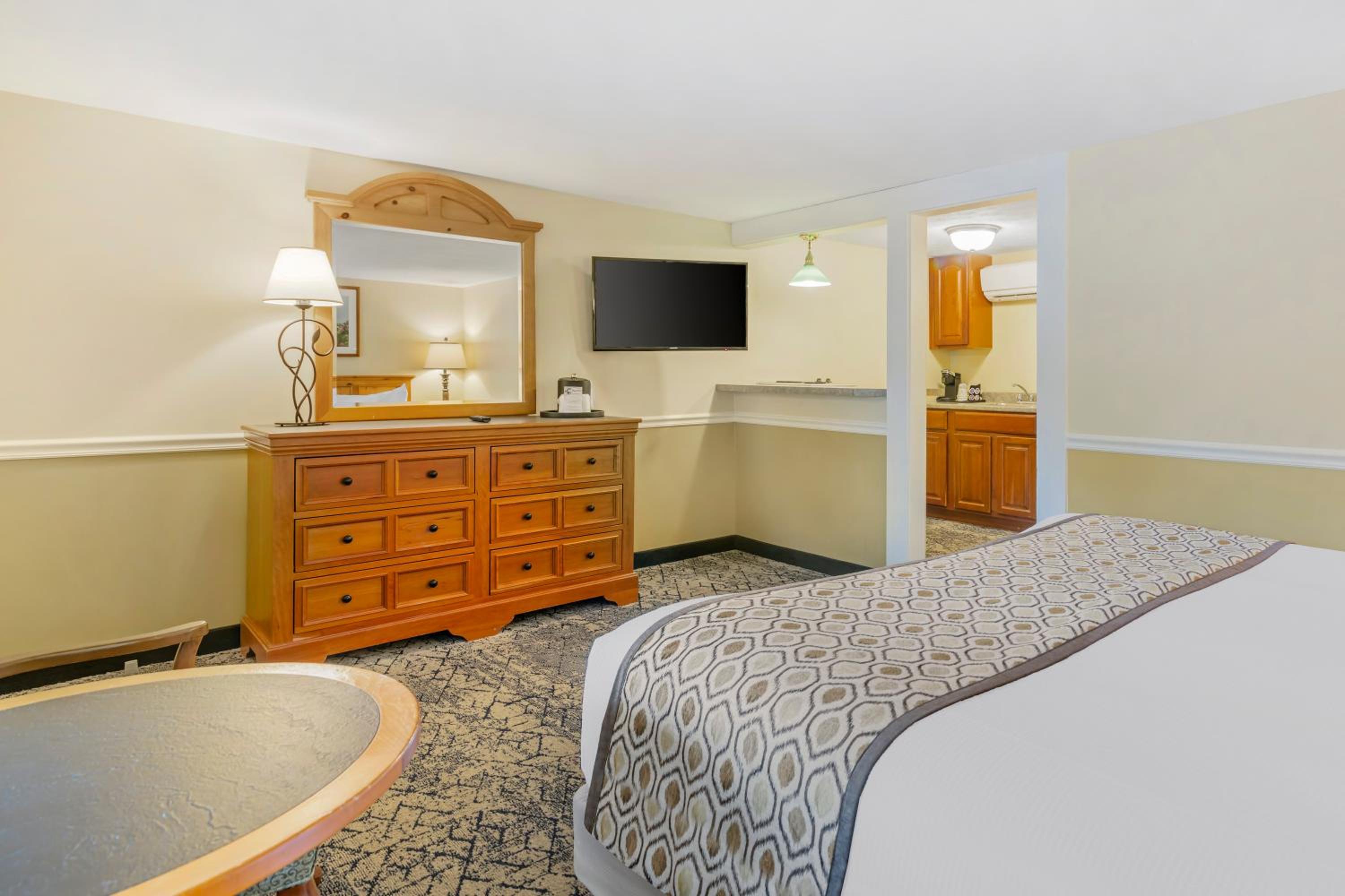 Meadowmere Resort - Property Image 8
