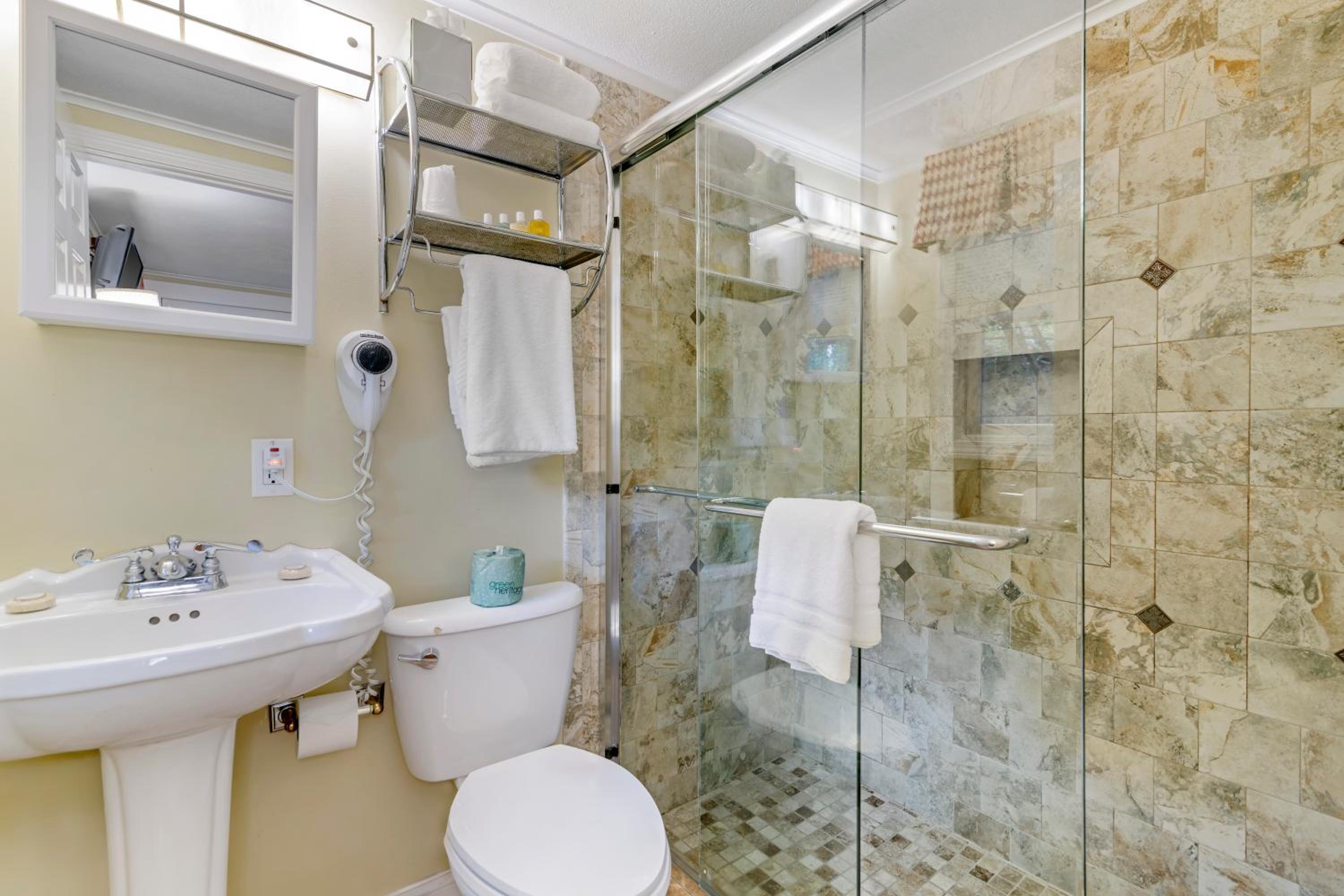 Meadowmere Resort - Property Image 18