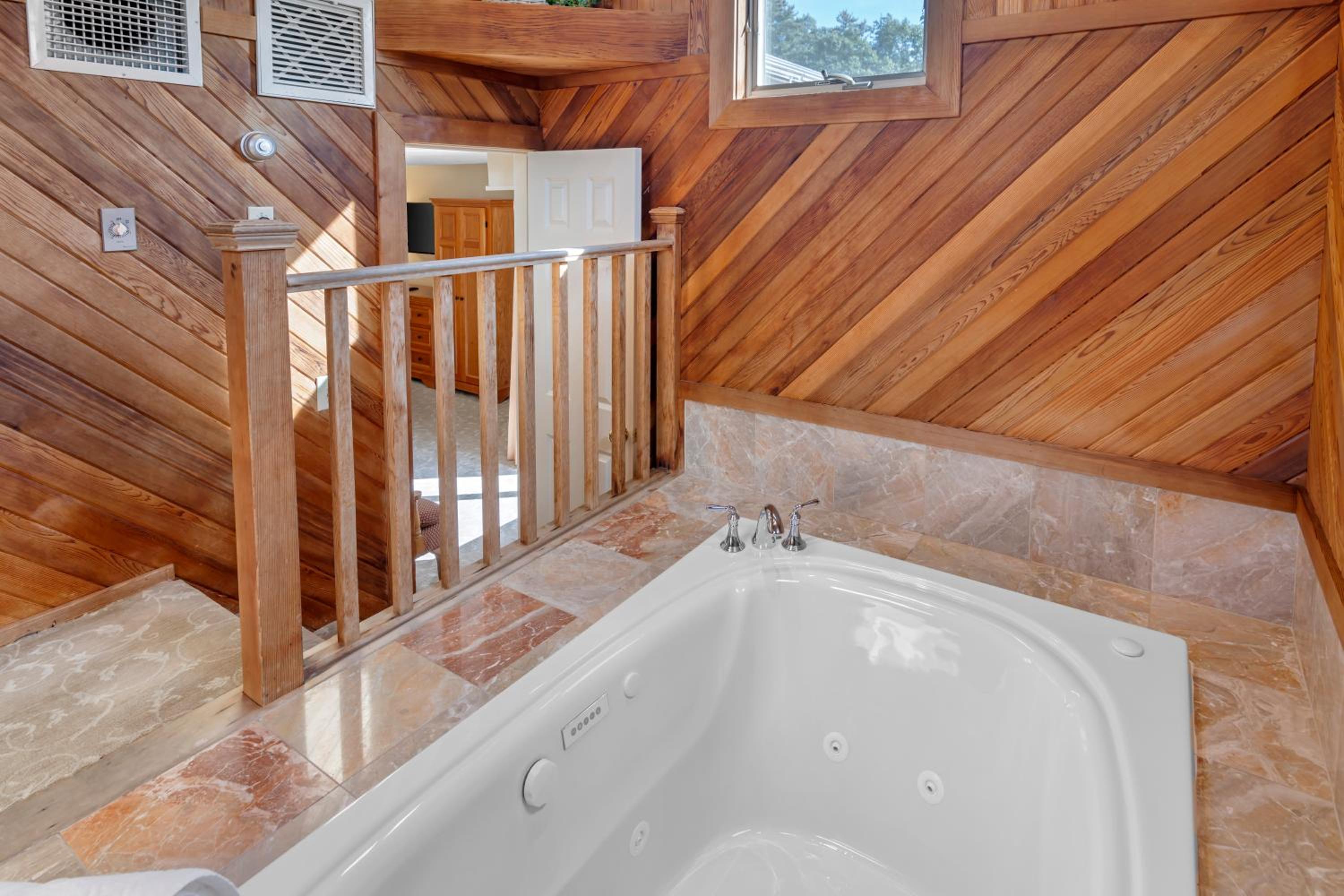 Meadowmere Resort - Property Image 14