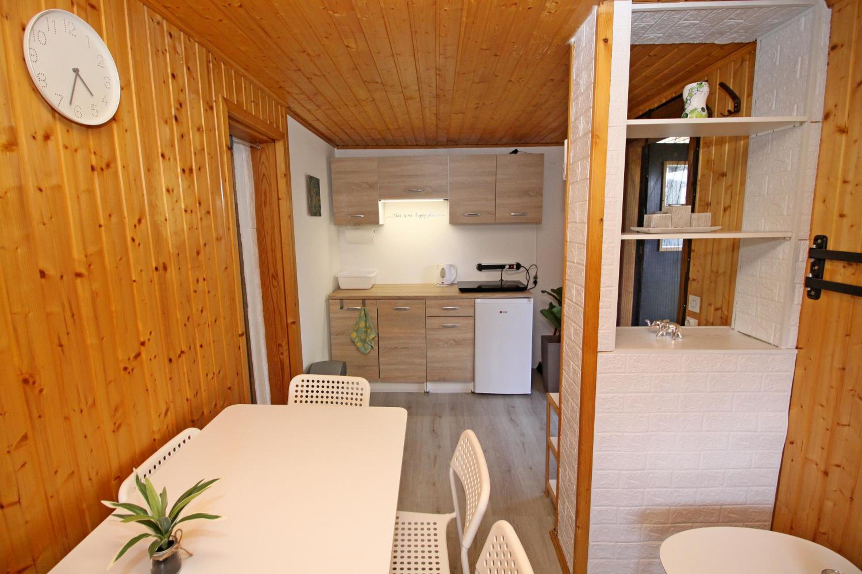 Počitniška kamp hiška Miha, Terme 3000 - VKLJUČENI 2 KOPALNI KARTI view 2