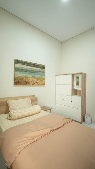 Floriva Modern Cozy Home 3BR Pakuwon Mall view 3