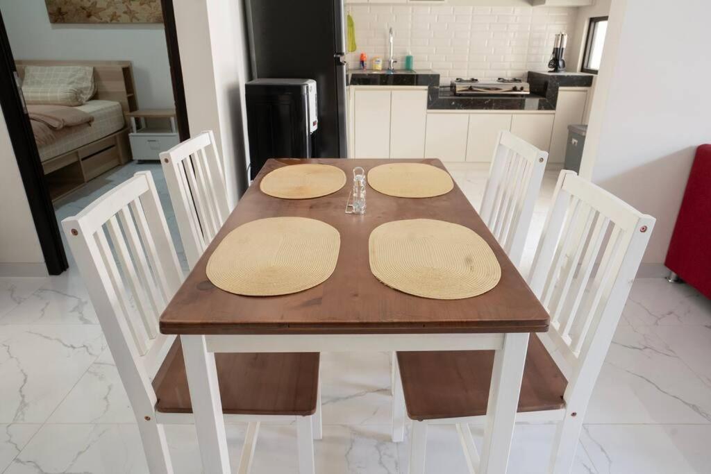 Floriva Modern Cozy Home 3BR Pakuwon Mall view 5