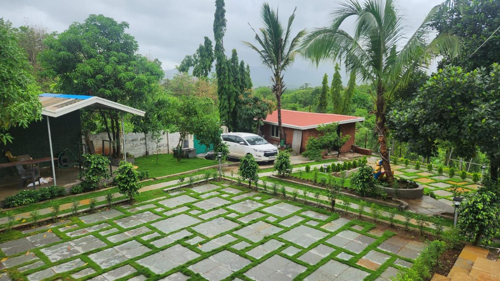 Pahunchar Farm