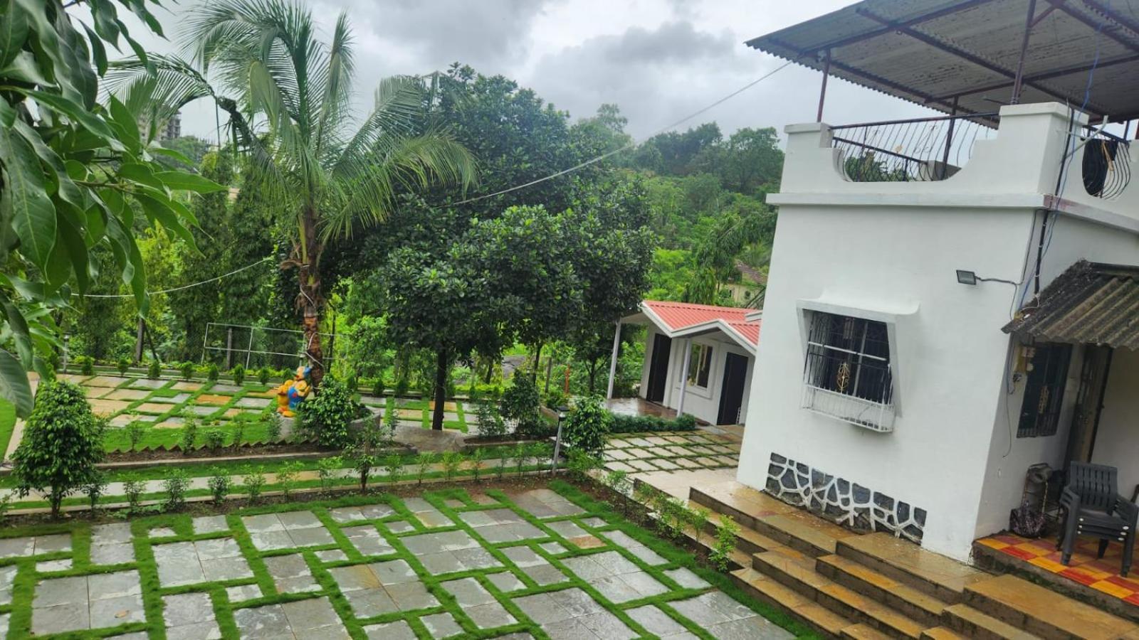 Pahunchar Farm
