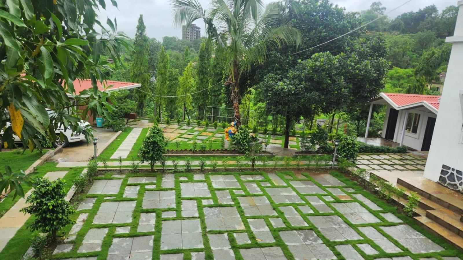 Pahunchar Farm