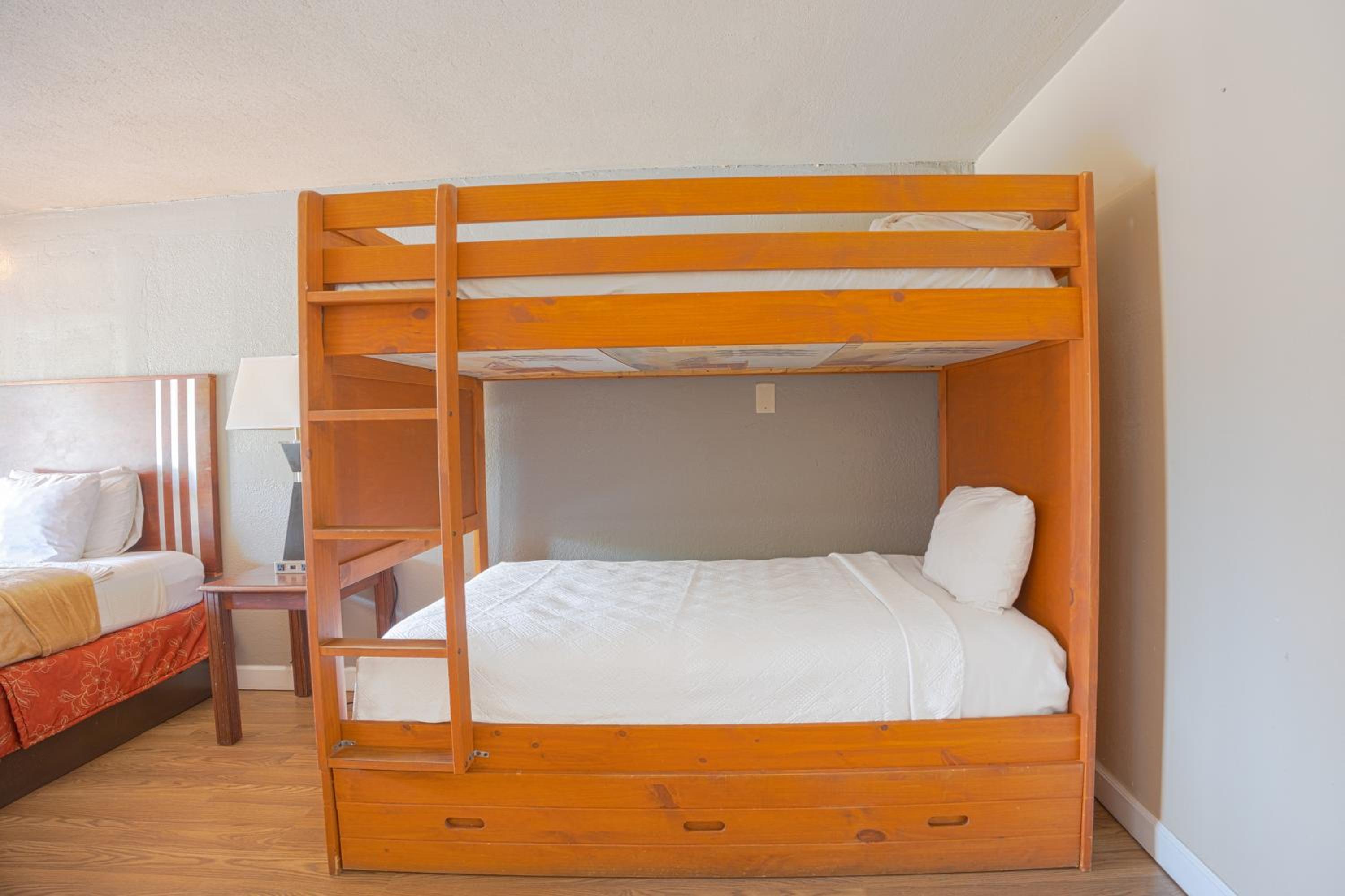 Liberty Inn and Suites Kissimmee near Disney World