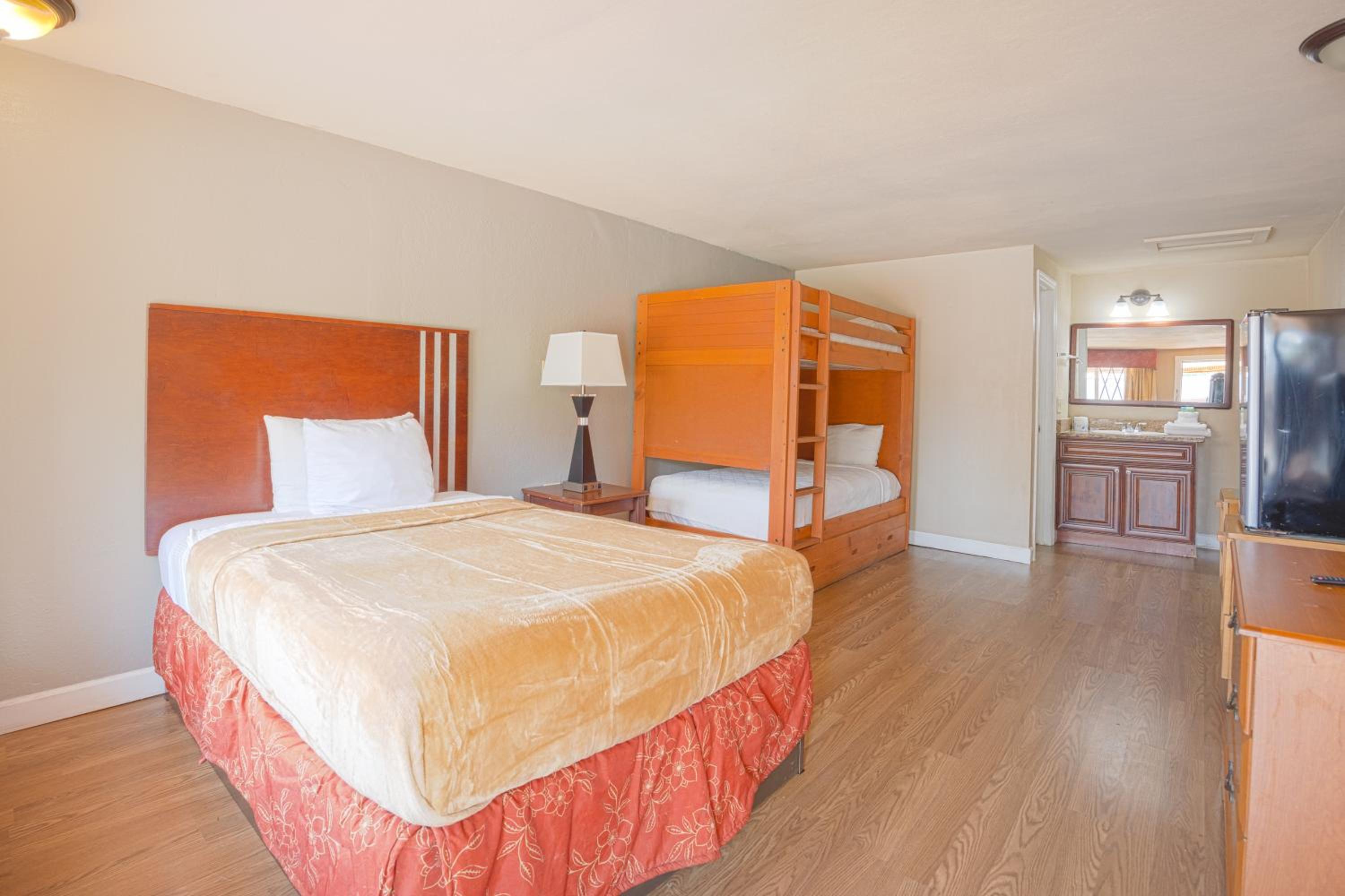 Liberty Inn and Suites Kissimmee near Disney World