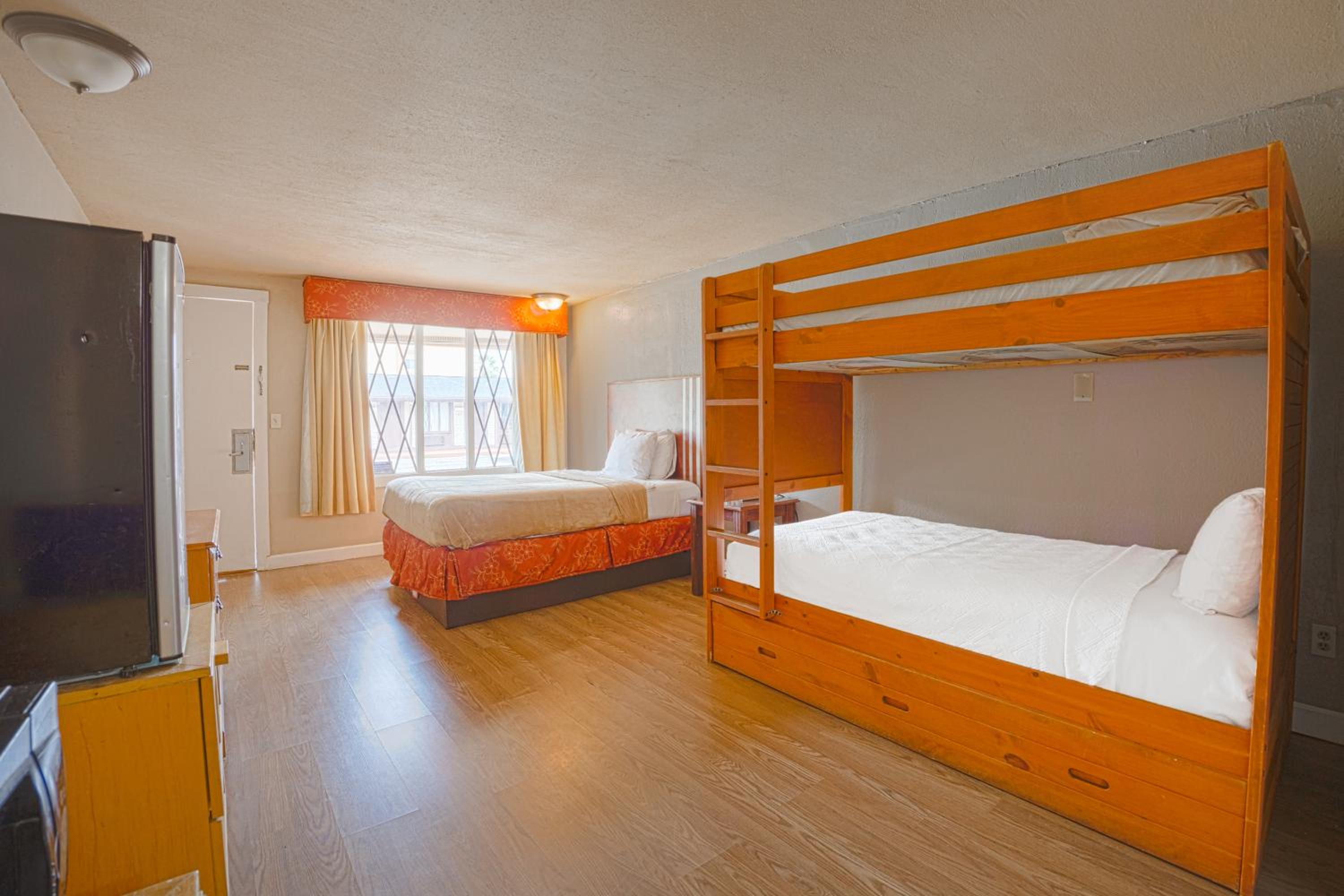 Liberty Inn and Suites Kissimmee near Disney World