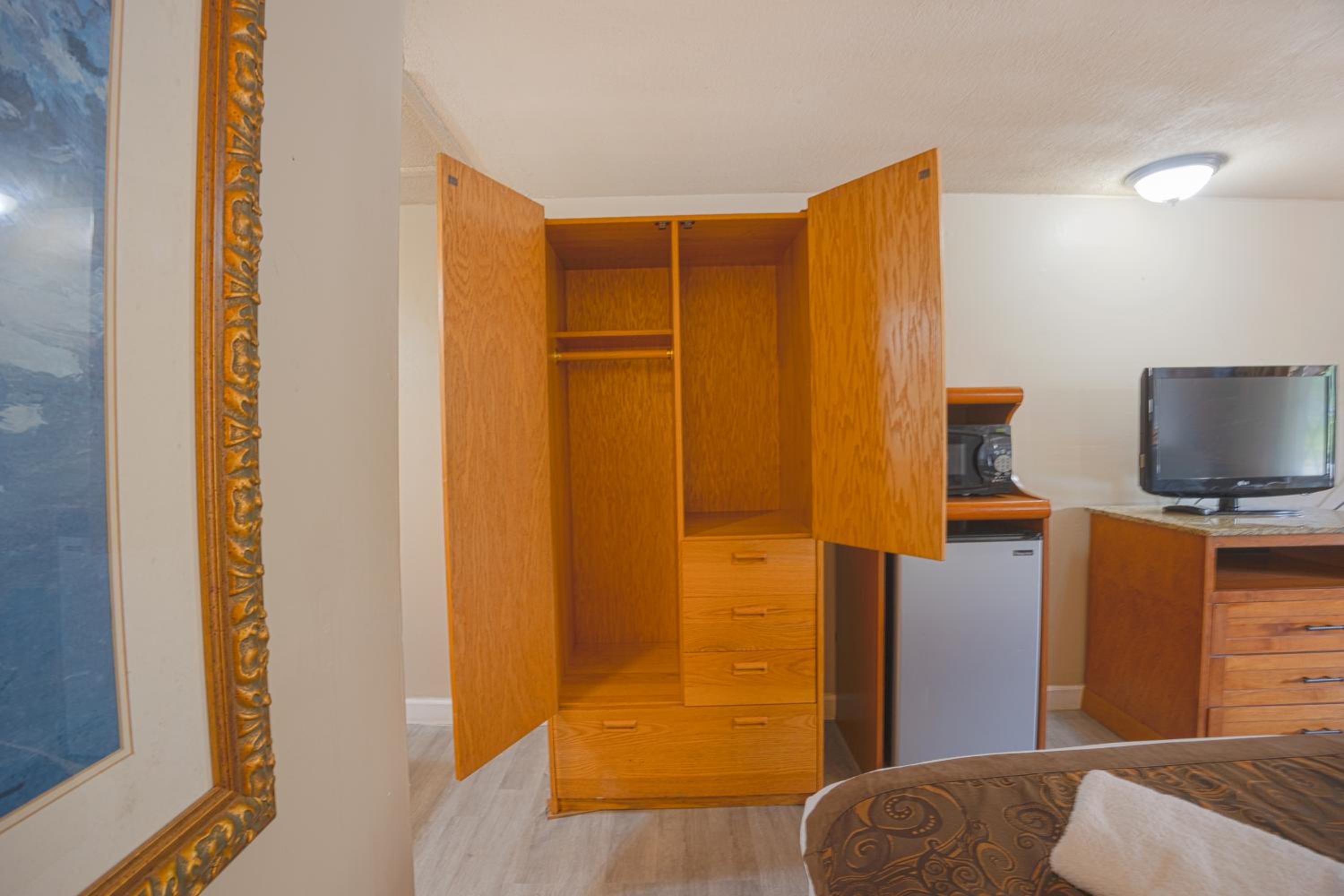 Liberty Inn and Suites Kissimmee near Disney World