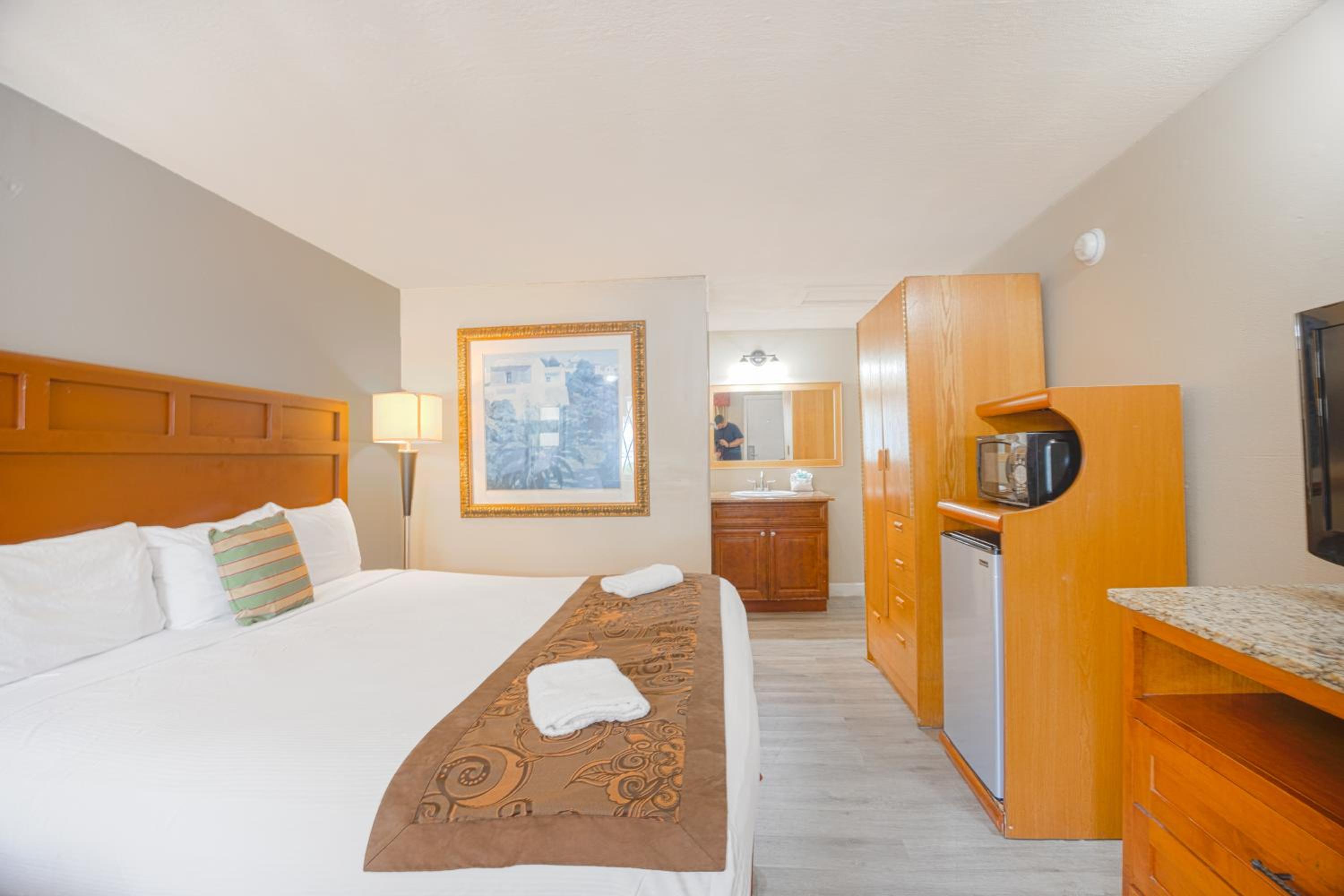 Liberty Inn and Suites Kissimmee near Disney World