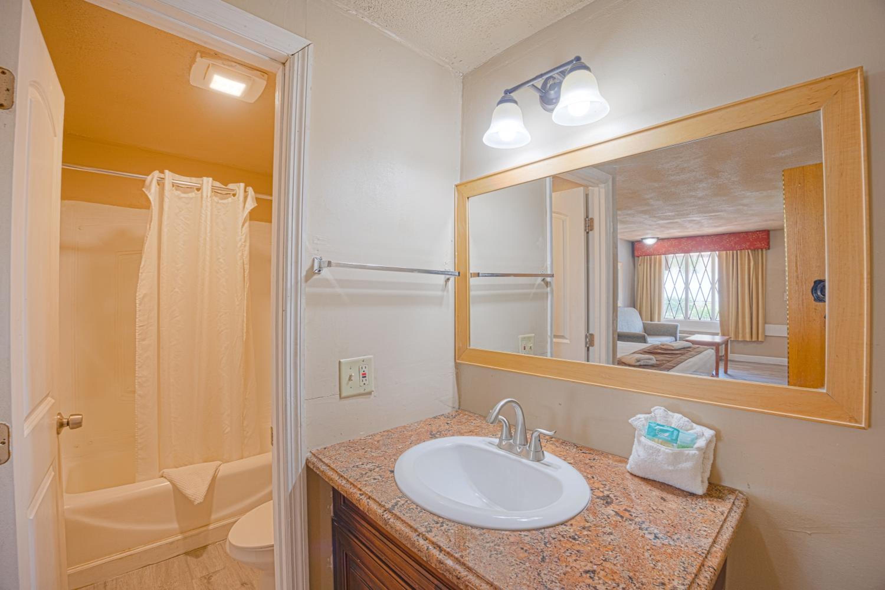 Liberty Inn and Suites Kissimmee near Disney World