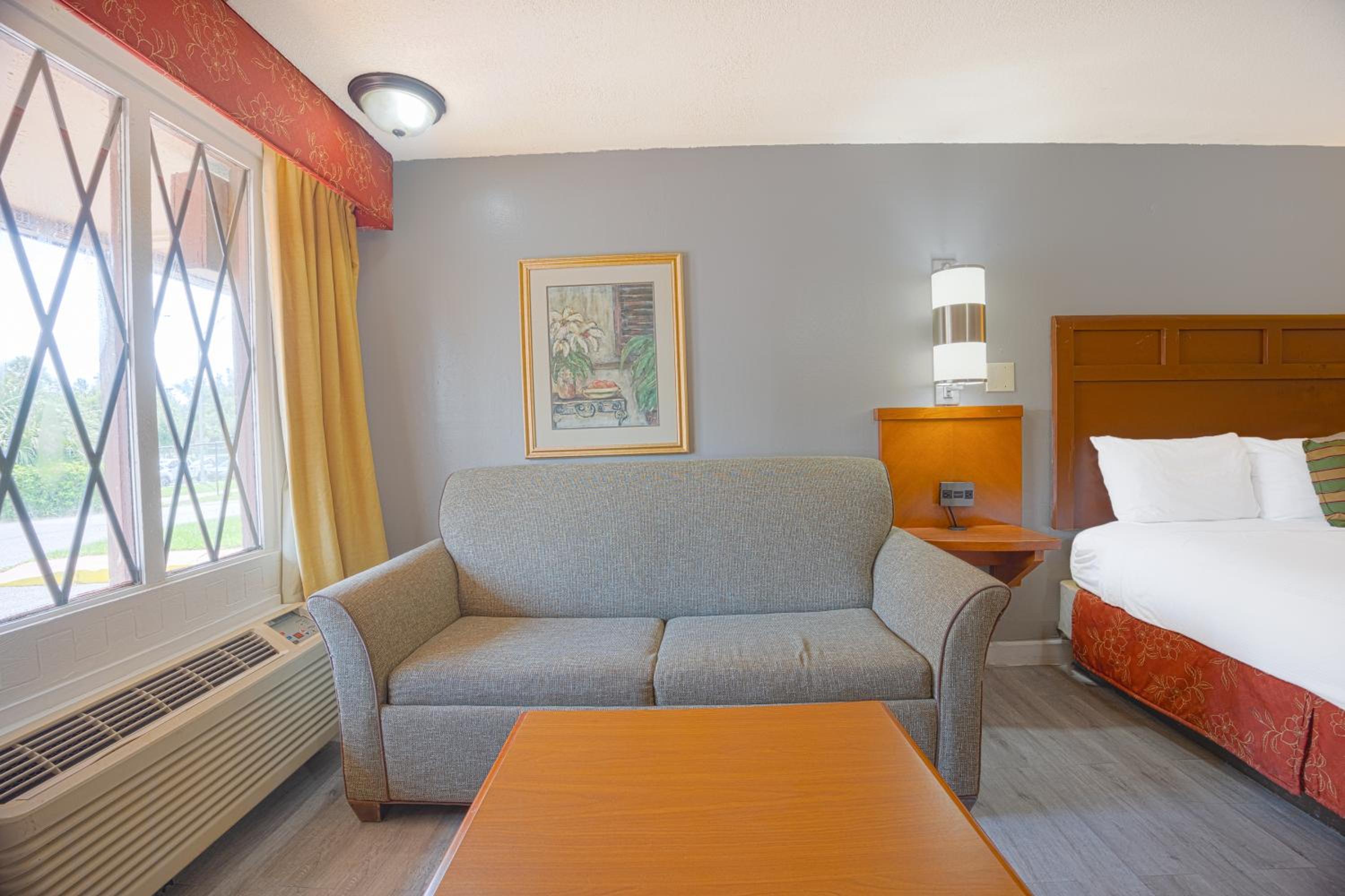 Liberty Inn and Suites Kissimmee near Disney World