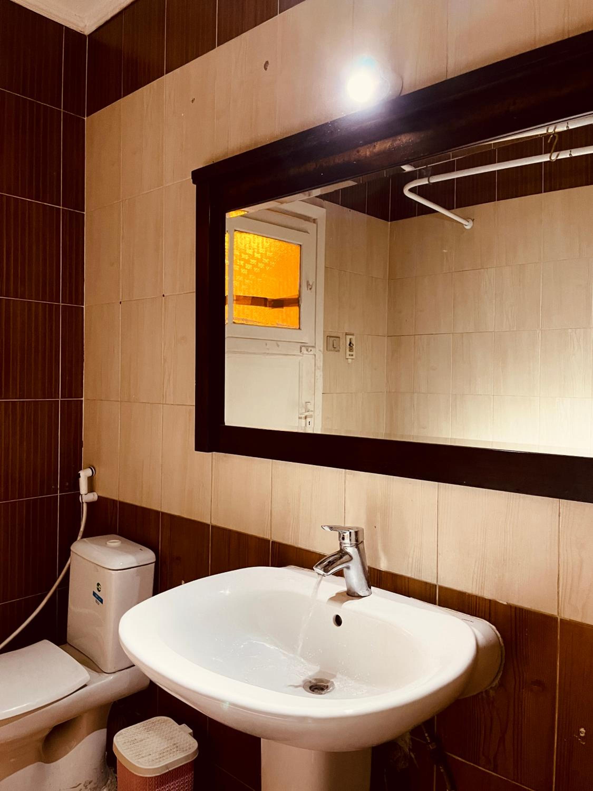 Modern 3BR Apartment - Steps from Abbas El Akkad and Citystars