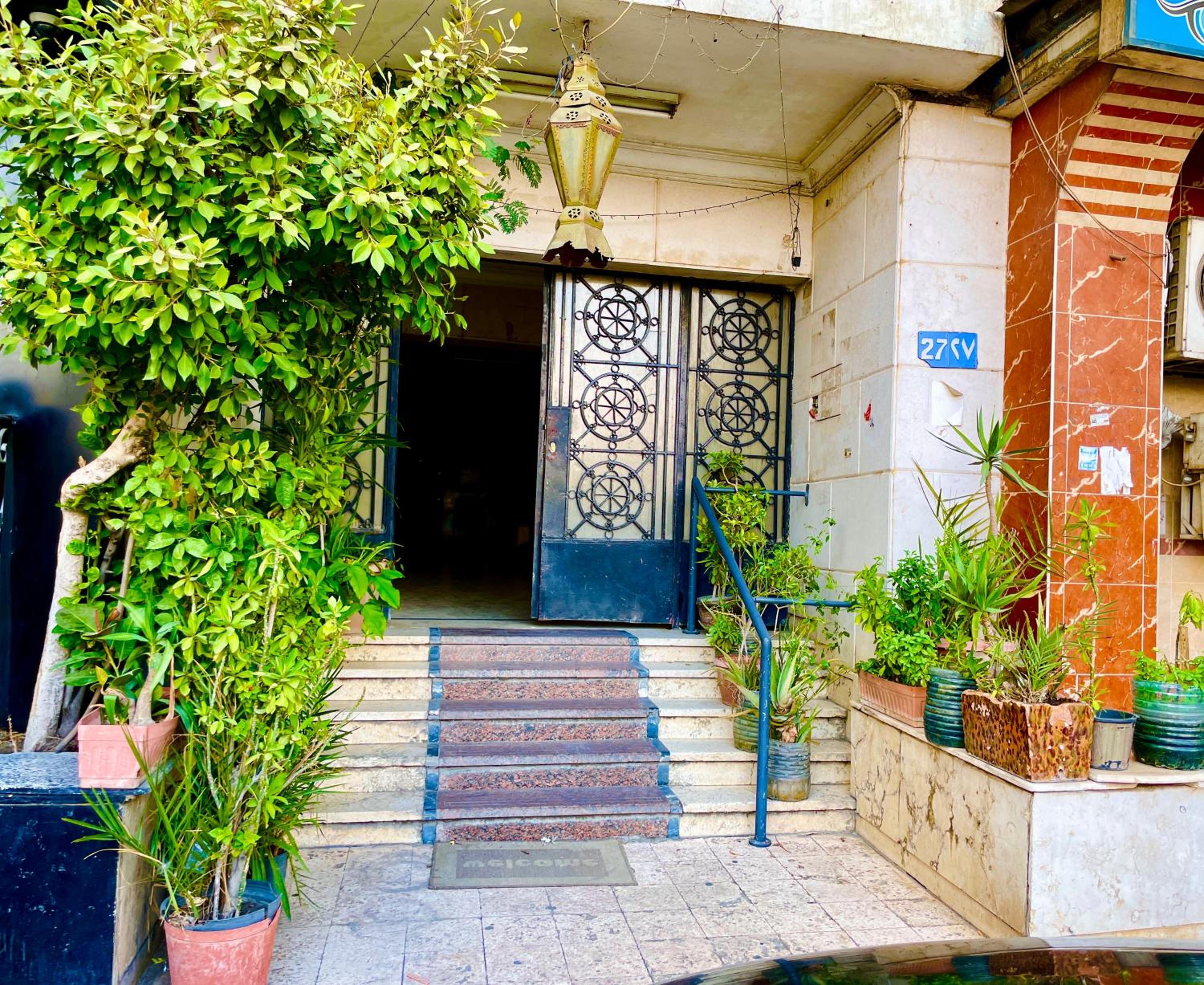 Modern 3BR Apartment - Steps from Abbas El Akkad and Citystars