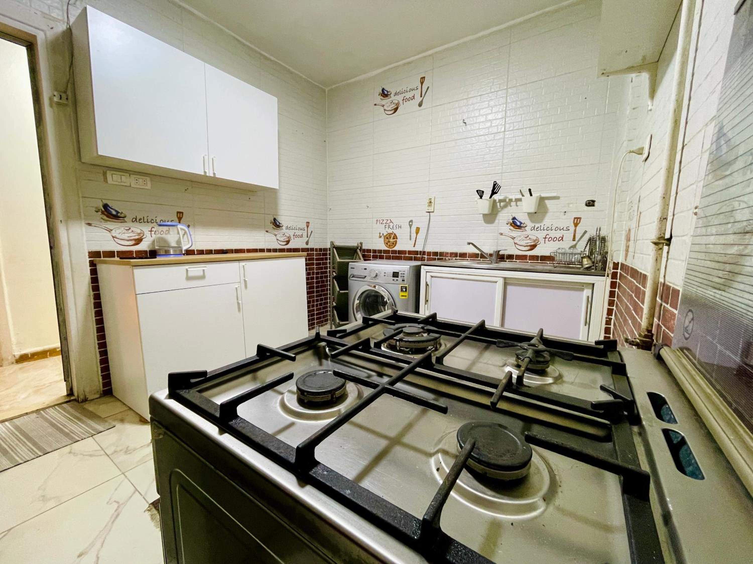 Modern 3BR Apartment - Steps from Abbas El Akkad and Citystars