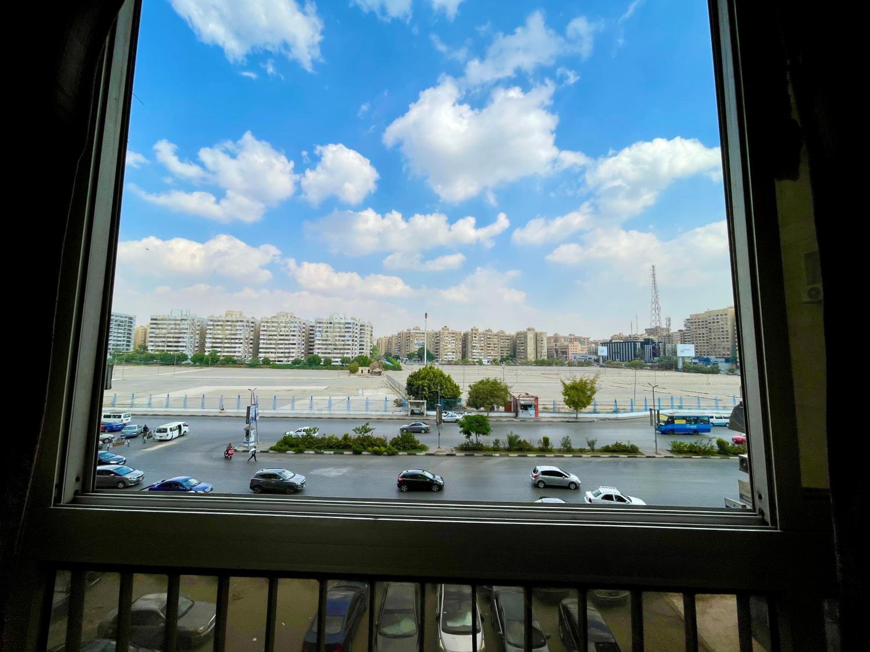Modern 3BR Apartment - Steps from Abbas El Akkad and Citystars